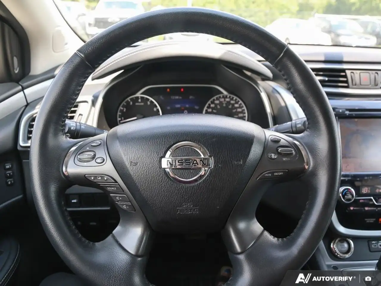 Nissan Murano снимка Nissan Murano