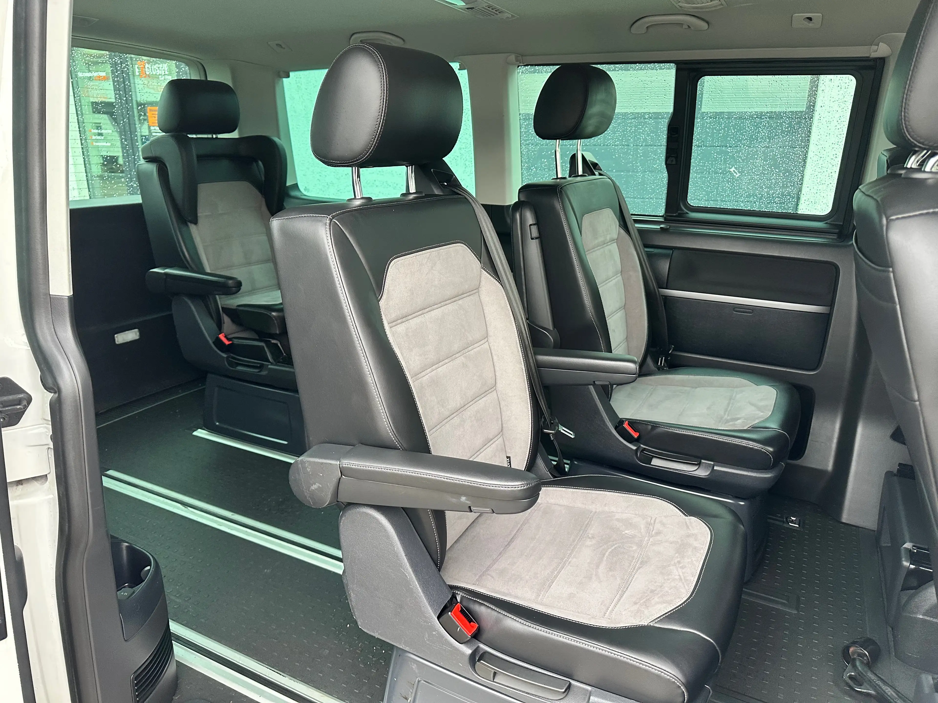 Volkswagen T6.1 Multivan Multivan Generation Six FWD — photo 14