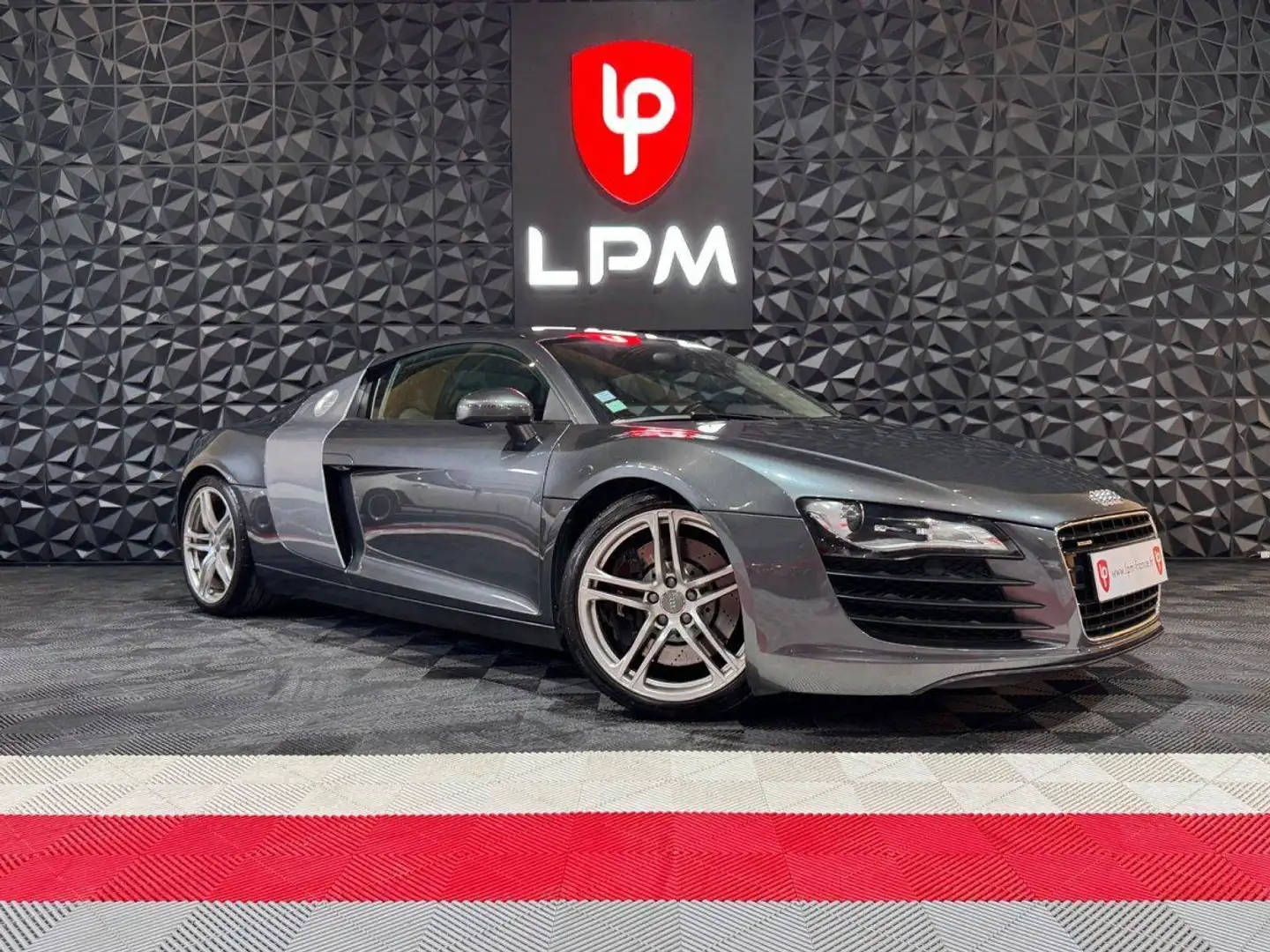 Audi R8 4.2 V8 FSI 420ch R tronic Gris - 1