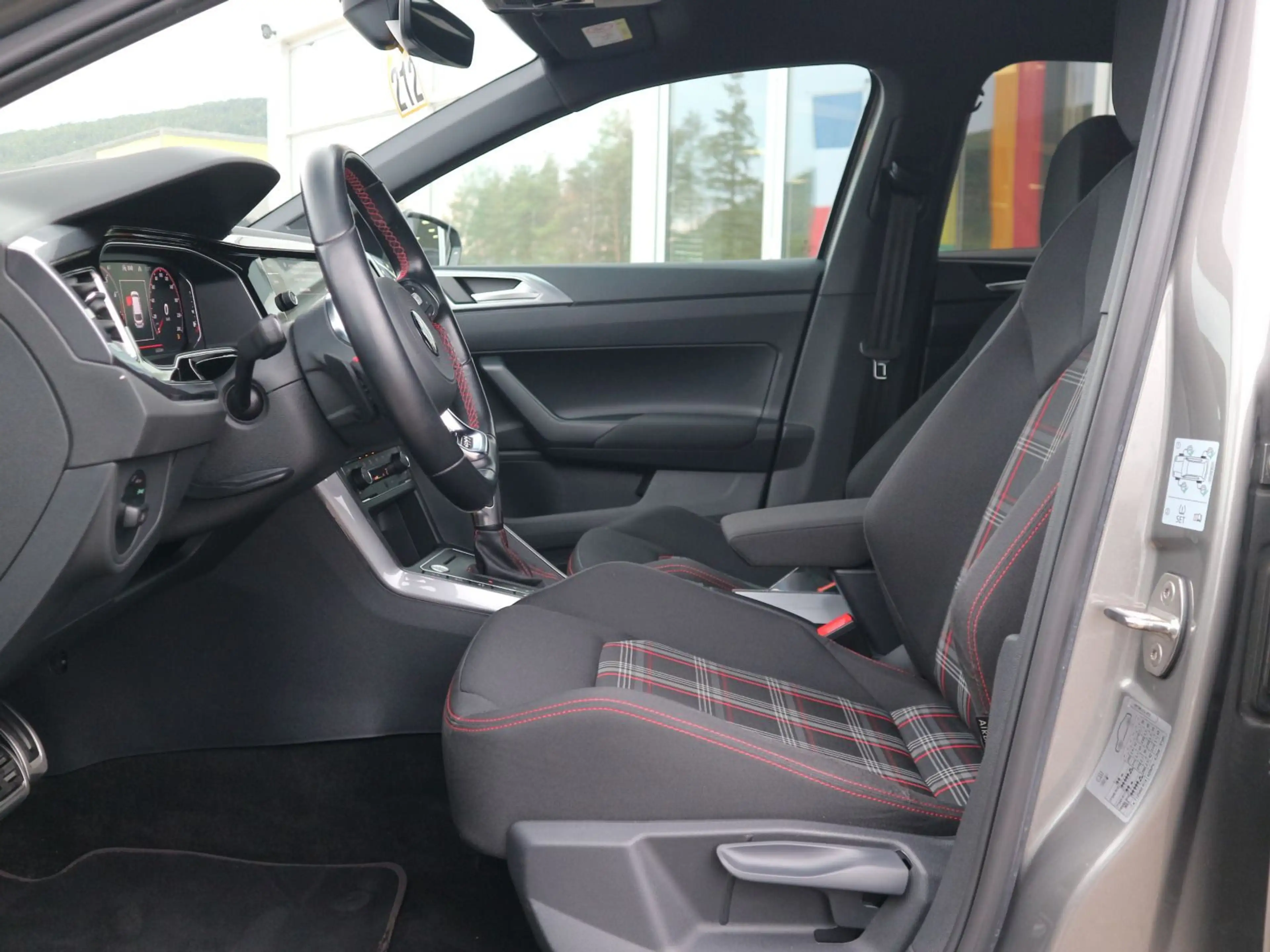 Volkswagen Polo GTI 2.0 TSI DSG LED ACC NAVI RFK — photo 9