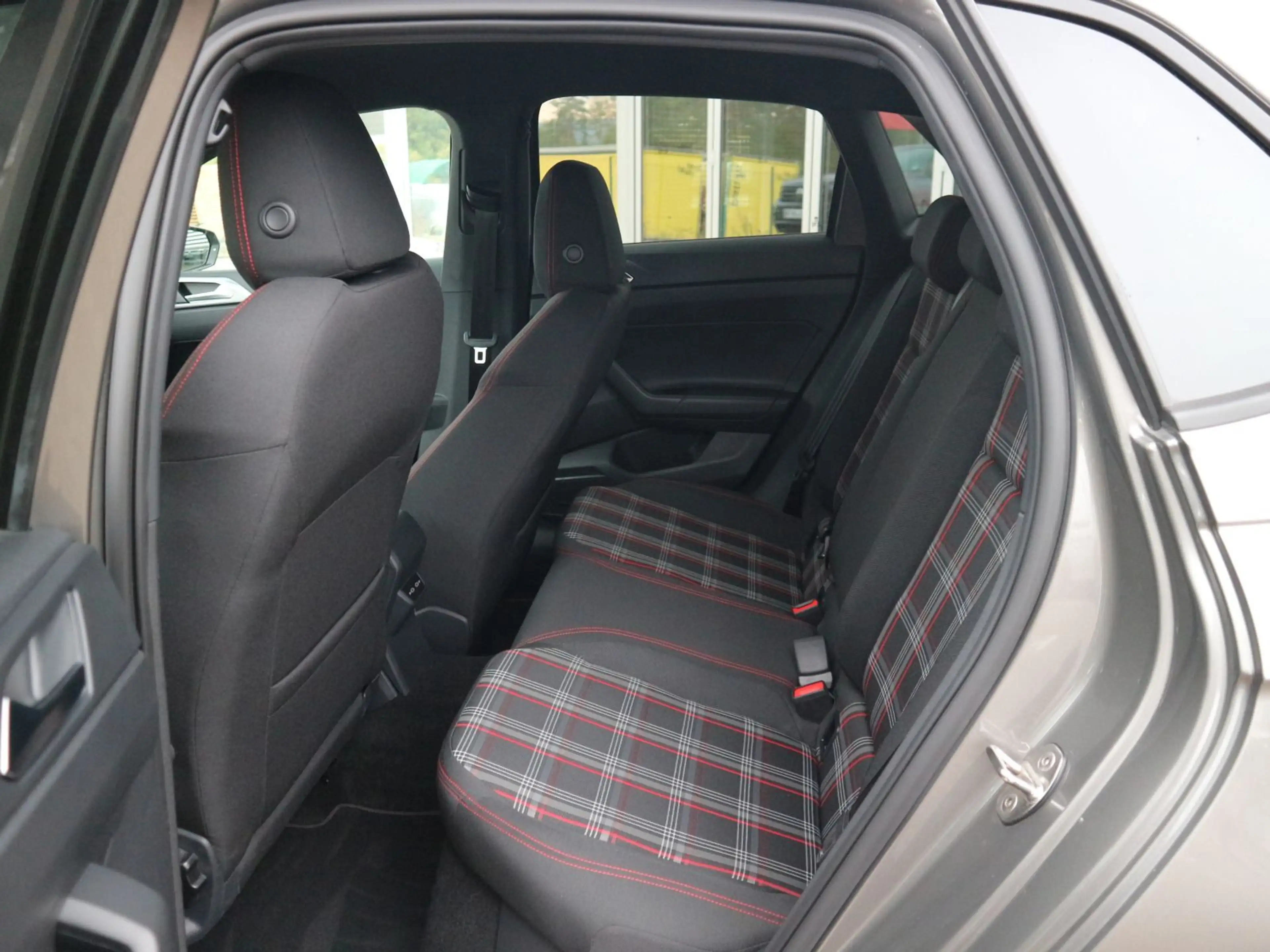 Volkswagen Polo GTI 2.0 TSI DSG LED ACC NAVI RFK — photo 10