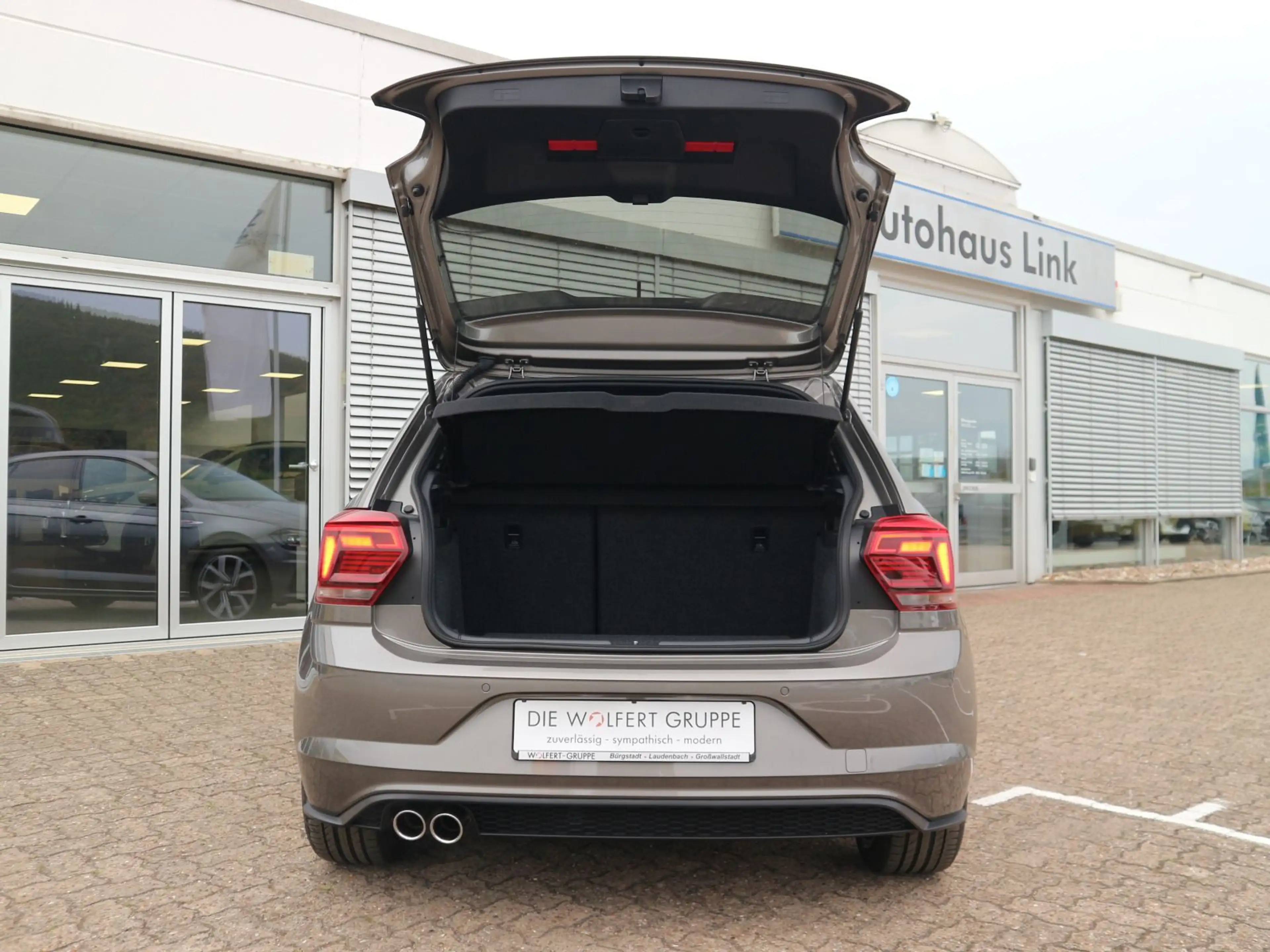 Volkswagen Polo GTI 2.0 TSI DSG LED ACC NAVI RFK — photo 6