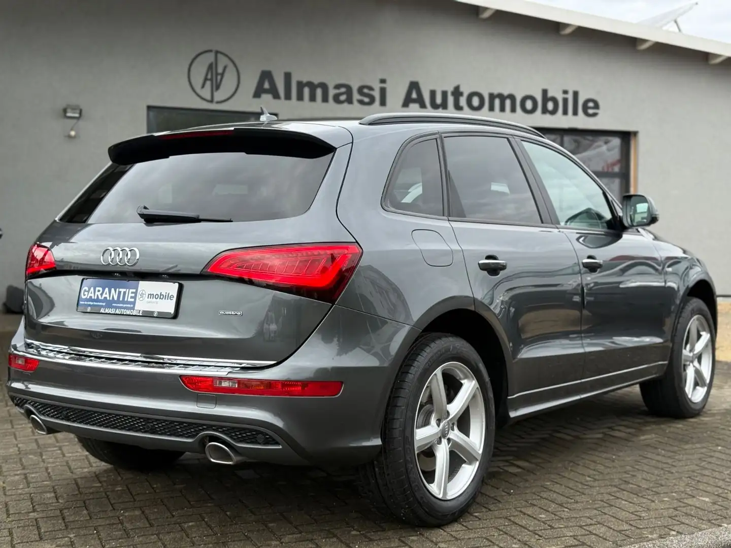 Audi Q5 3.0 TDI quattro /LED /AHK /STHZ /S-LINE Grau - 1