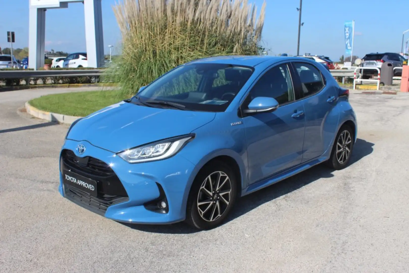 Toyota Yaris 1.5 Hybrid 5 porte Trend Blu/Azzurro - 1