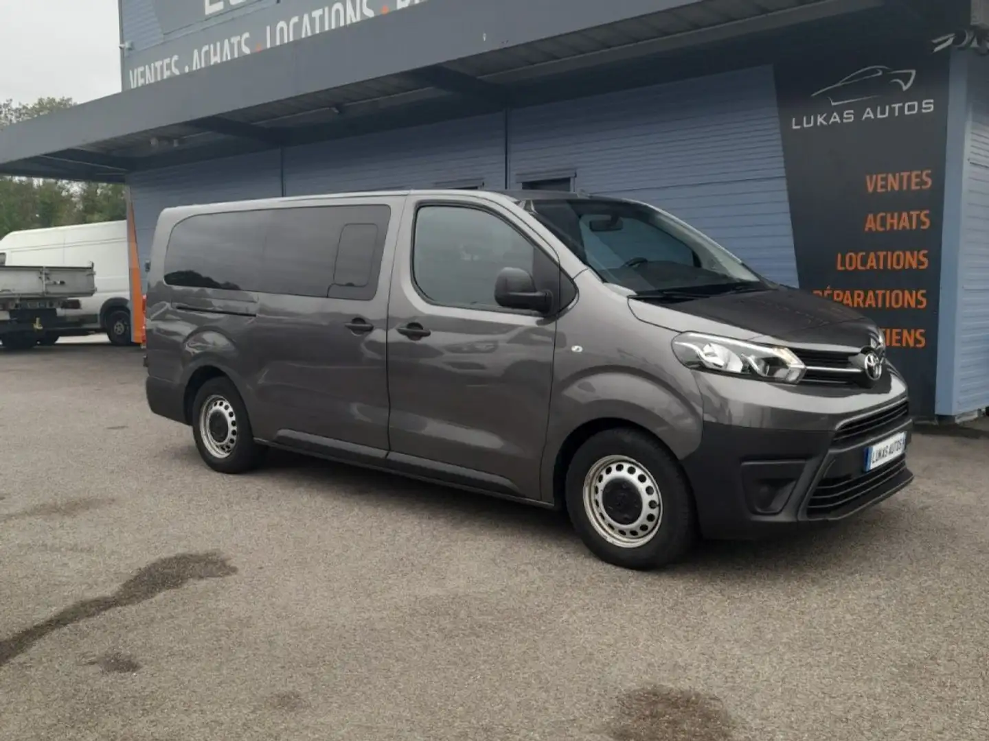 Toyota Proace VERSO RC22 Long 1.5L 120 D-4D BVM6 Executive PRIX 18000 EUROS HT Gris - 1