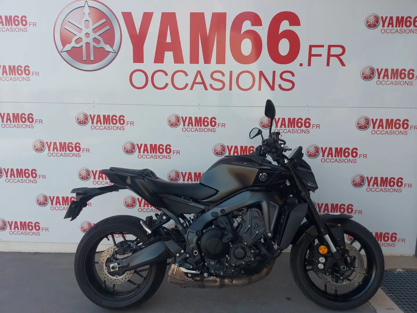 Yamaha MT-09 Schwarz - 1