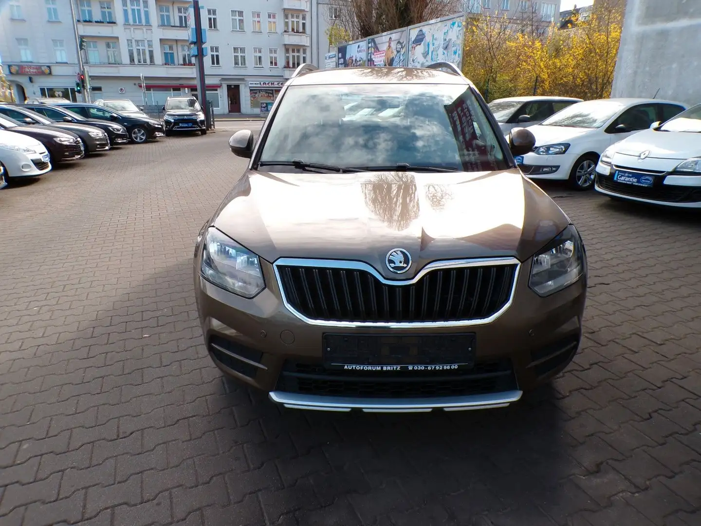Skoda Yeti 1.2 TSI DSG Active Braun - 2