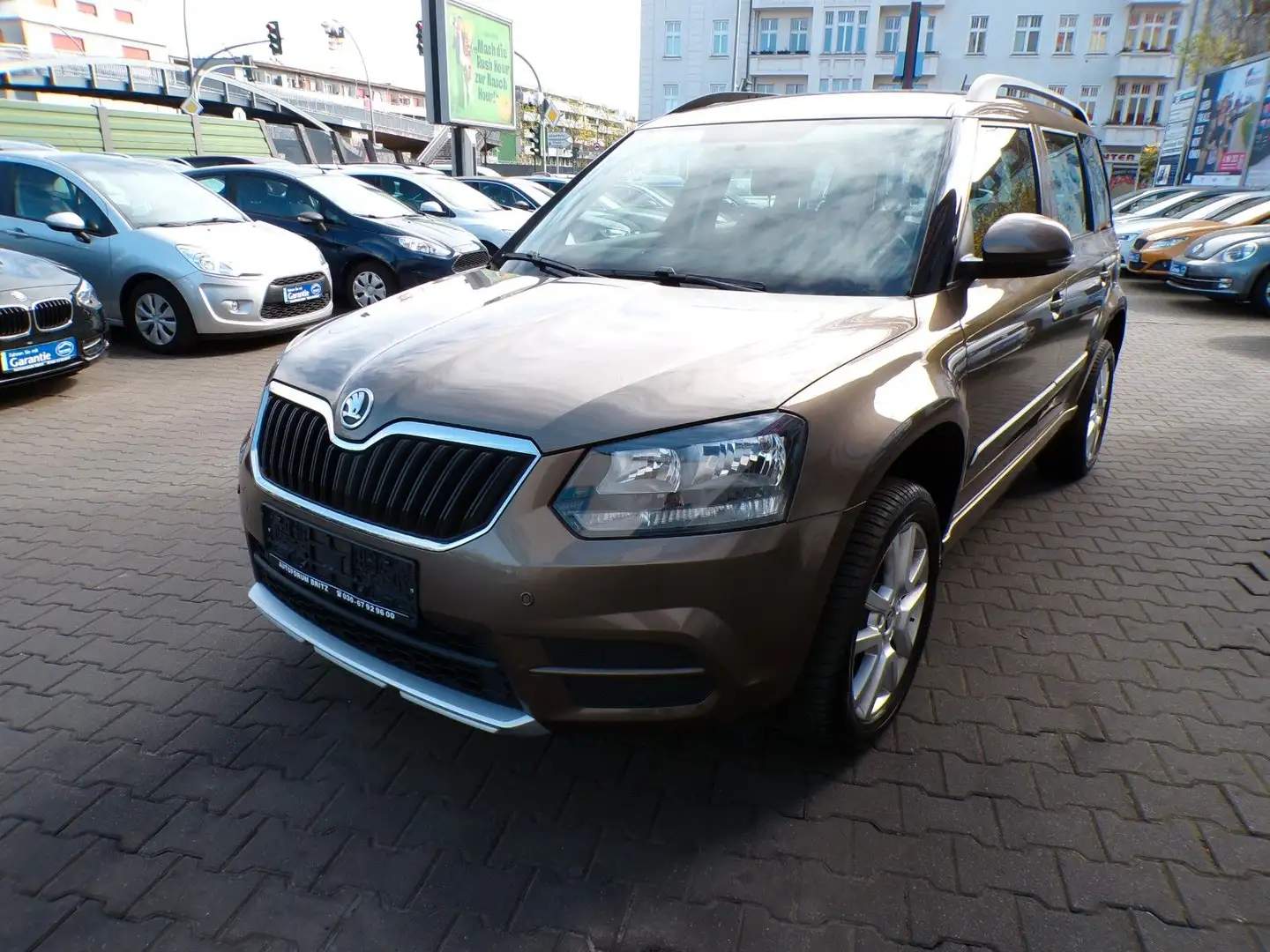 Skoda Yeti 1.2 TSI DSG Active Braun - 1