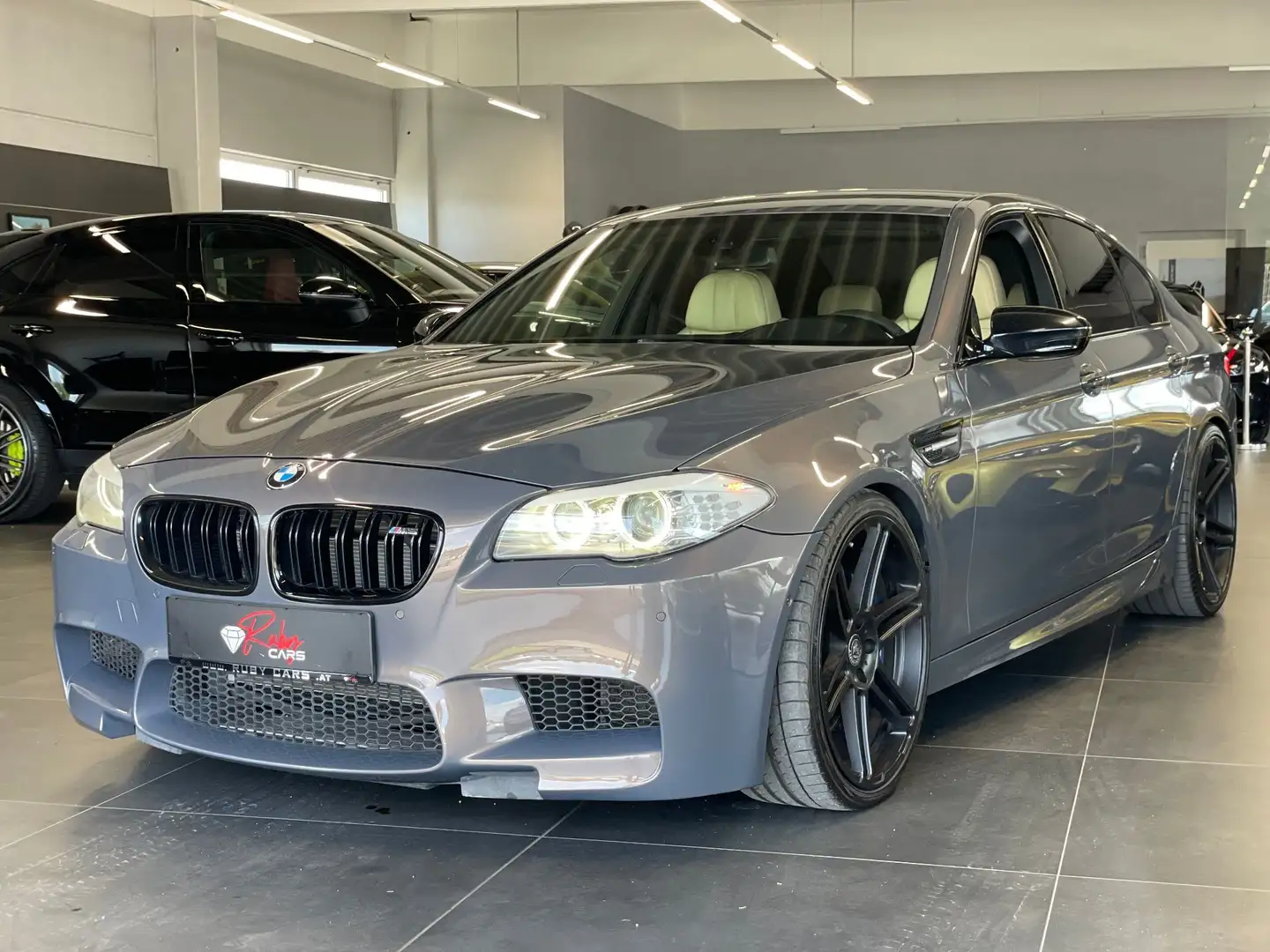 BMW M5 F10 M5 Champagner Quartz met. Silber - 1