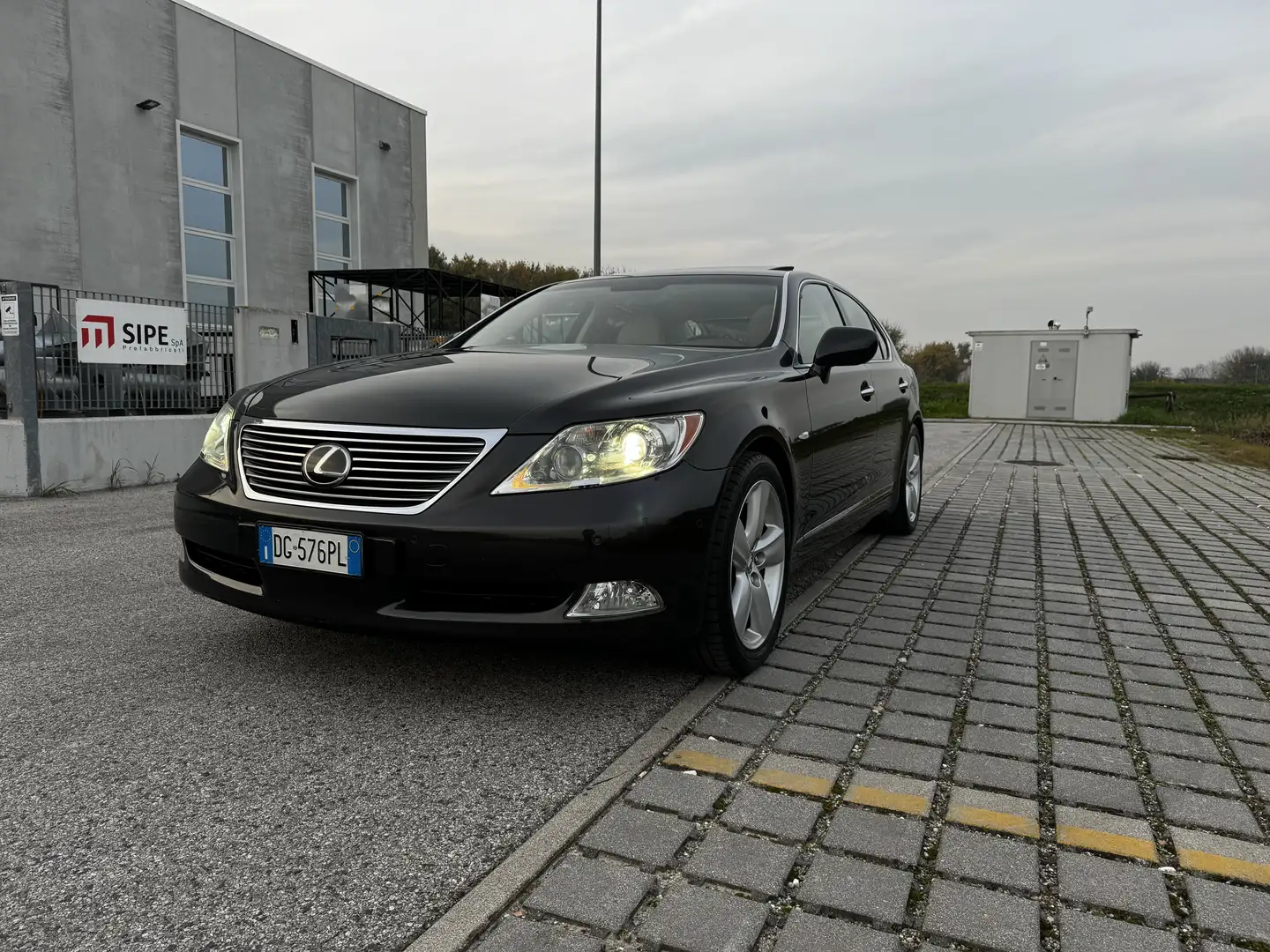 Lexus LS 460 4.6 auto - 1