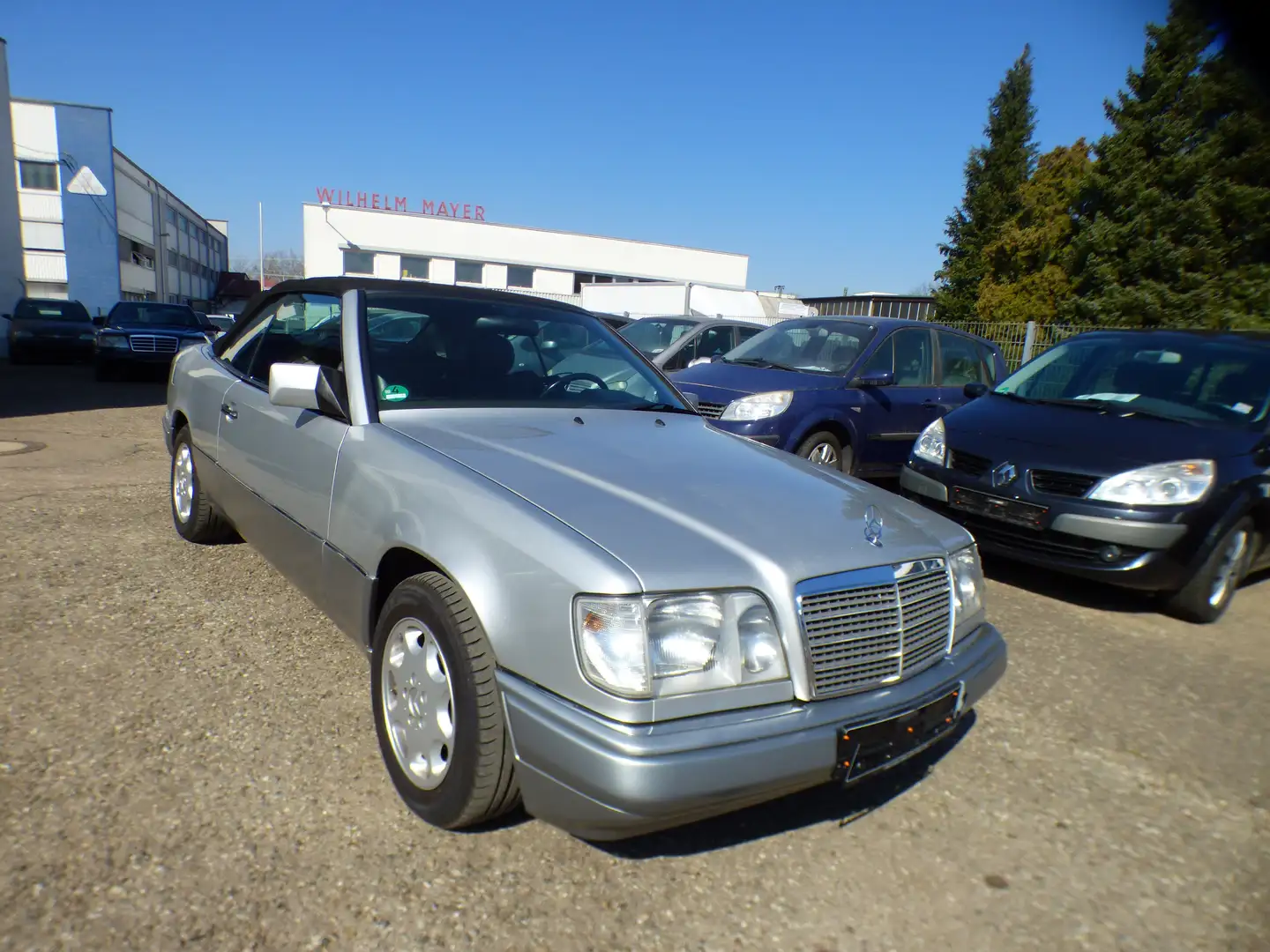 Mercedes-Benz E 200 Cabriolet "Automatik"Leder Silber - 1
