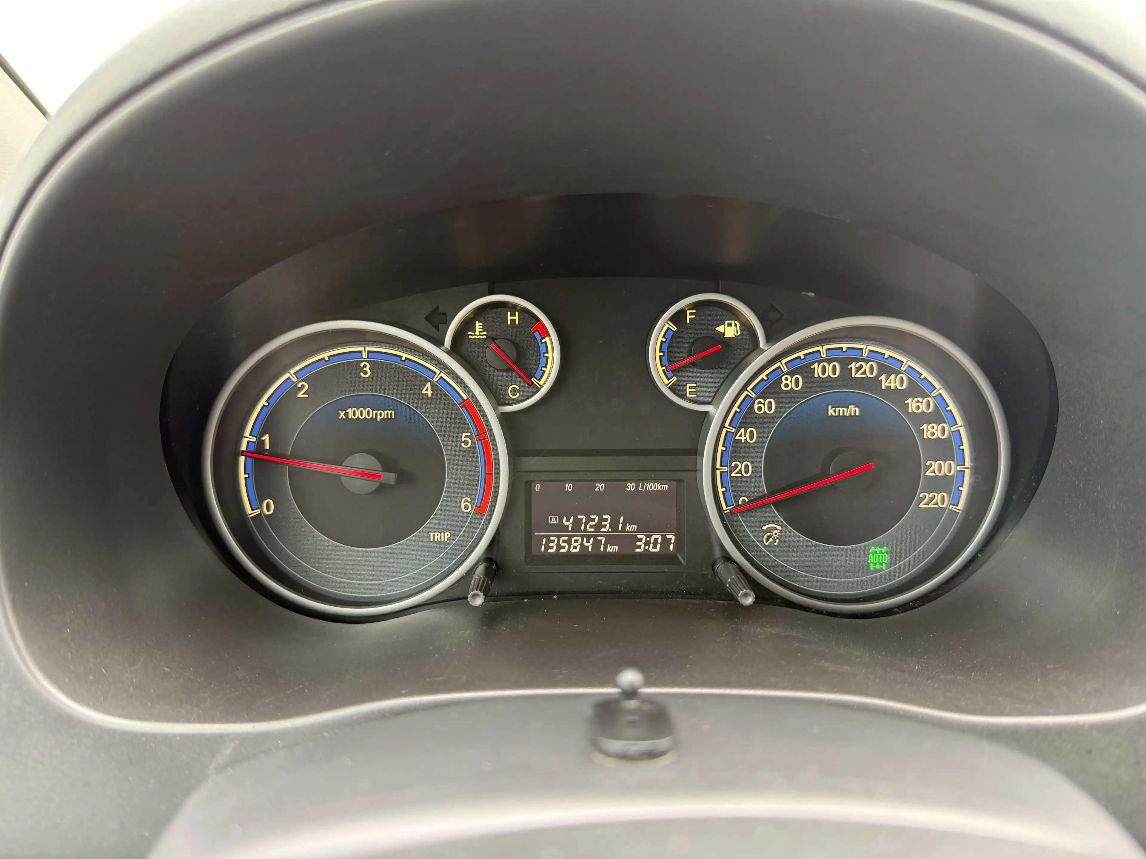 Suzuki SX4 Club — photo 8