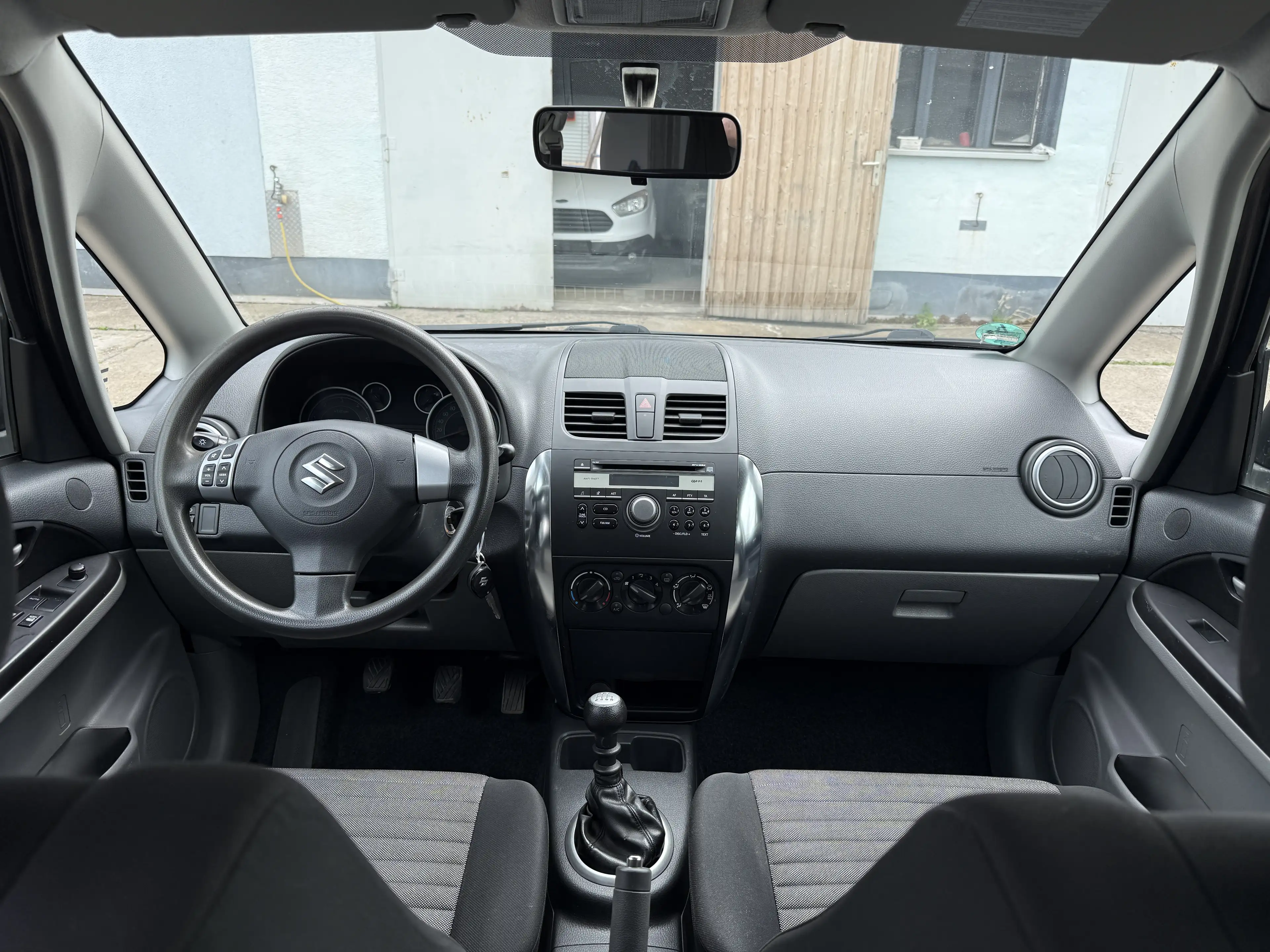 Suzuki SX4 Club — photo 7