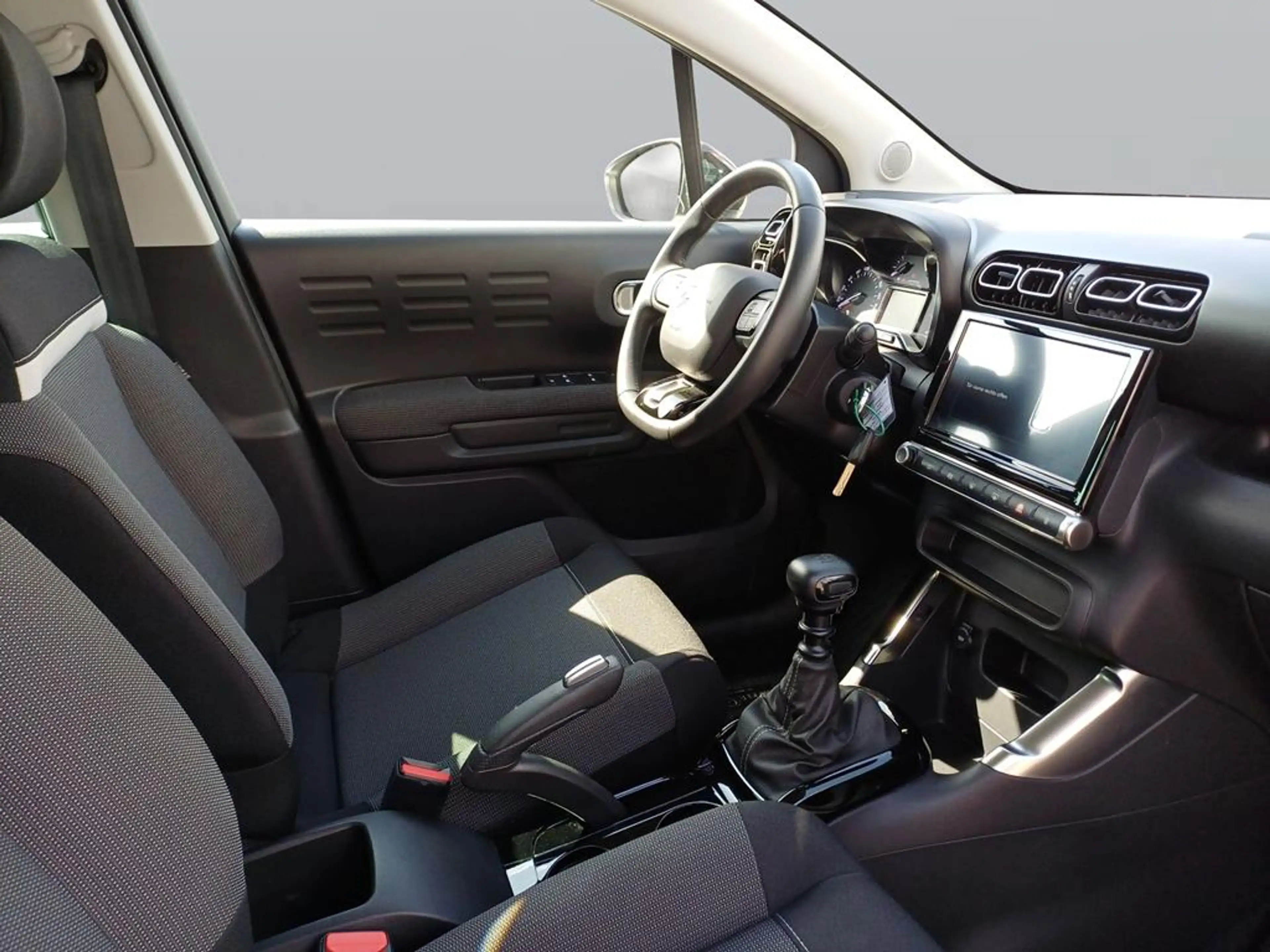 Citroen C3 Aircross PureTech 110 S&S Shine — photo 10