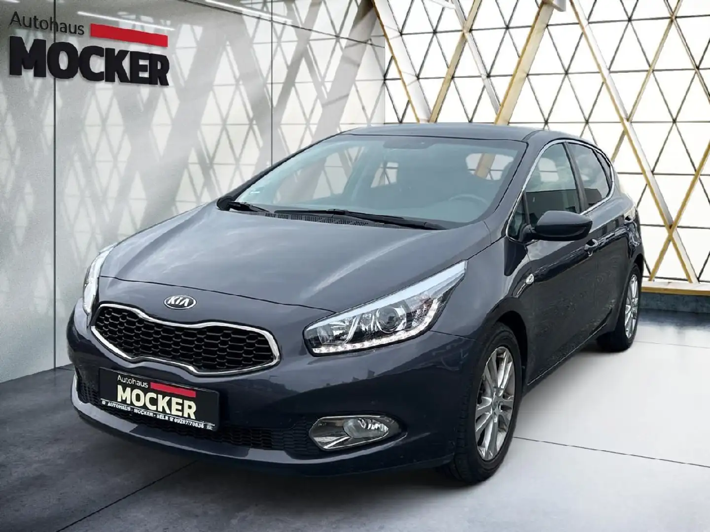 Kia Ceed / cee'd Ceed FIFA World Cup Edition Grau - 1