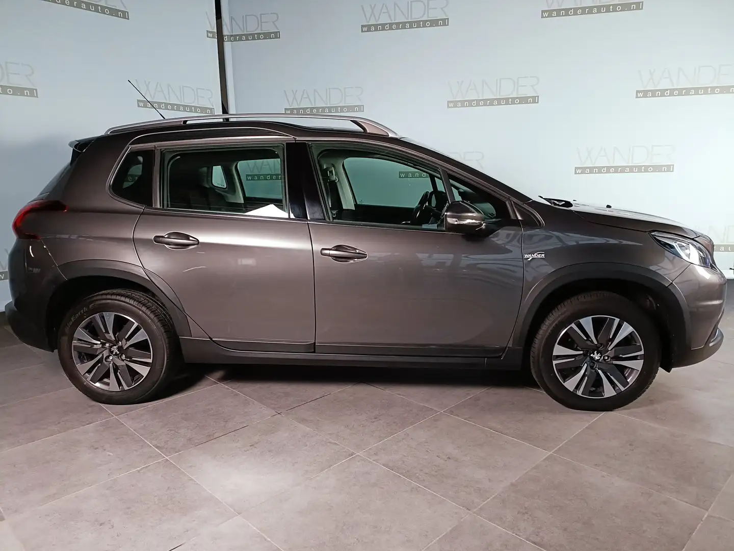 Peugeot 2008 1.2 PureTech Blue Lease Executive /Carplay/Leder/P Gris - 2