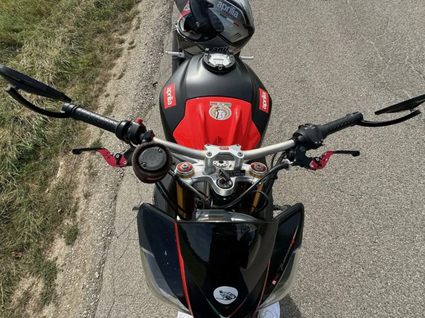 Aprilia Tuono Czerwony - 1