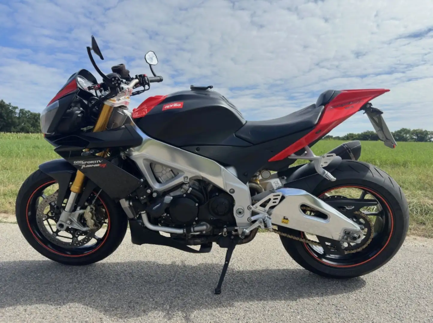Aprilia Tuono Czerwony - 2