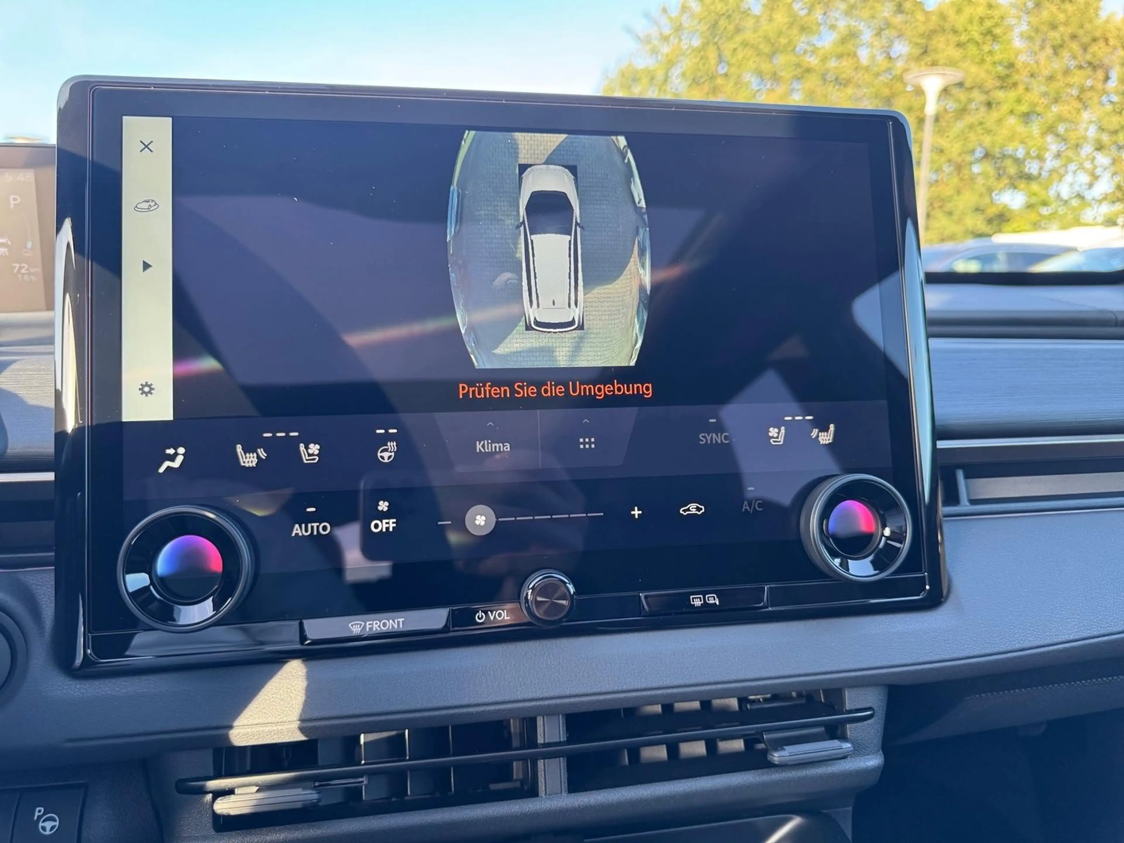 Toyota bZ4X Touring Lounge Leder Pano *Vollausstattung* — photo 17