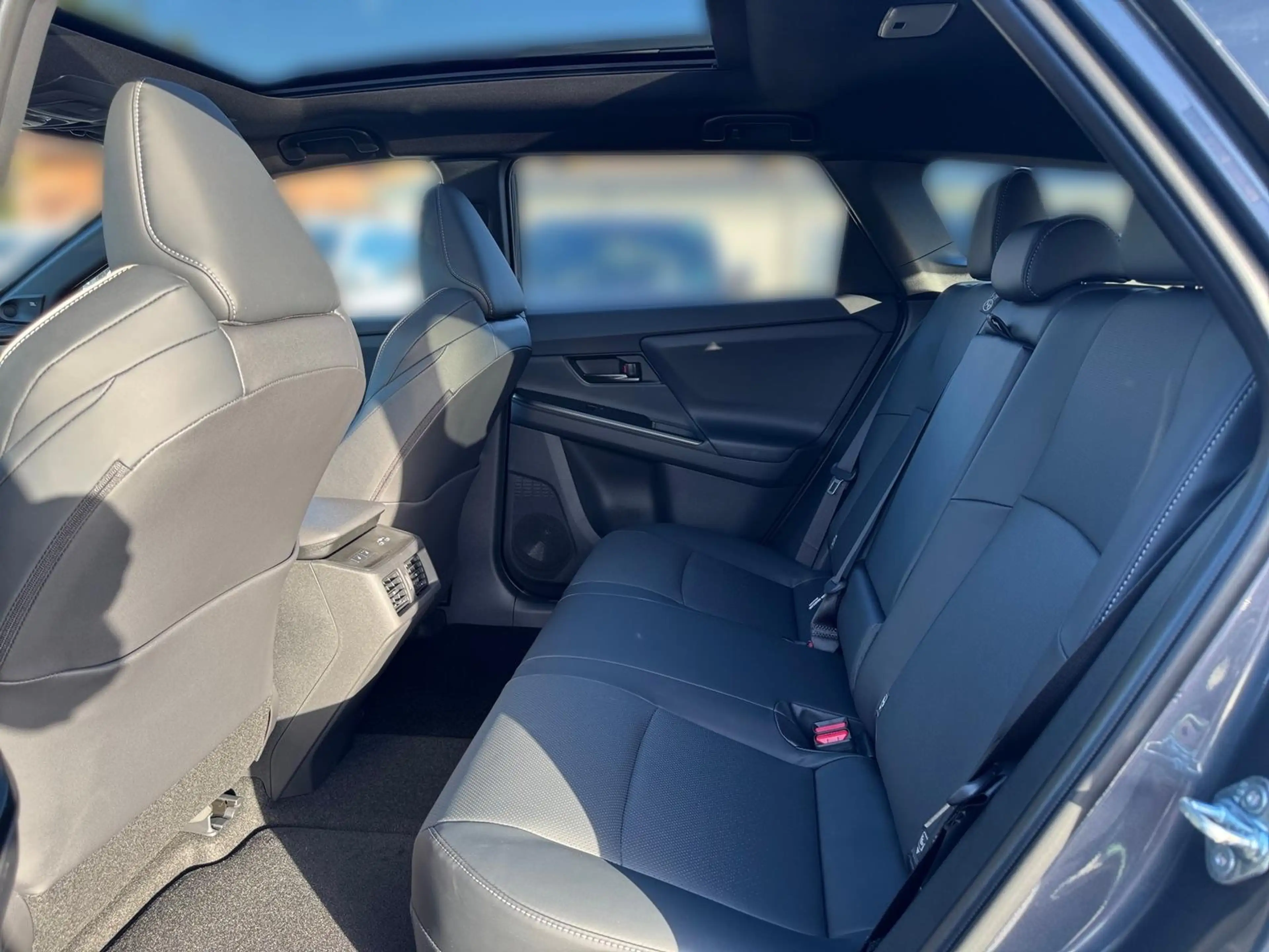 Toyota bZ4X Touring Lounge Leder Pano *Vollausstattung* — photo 12