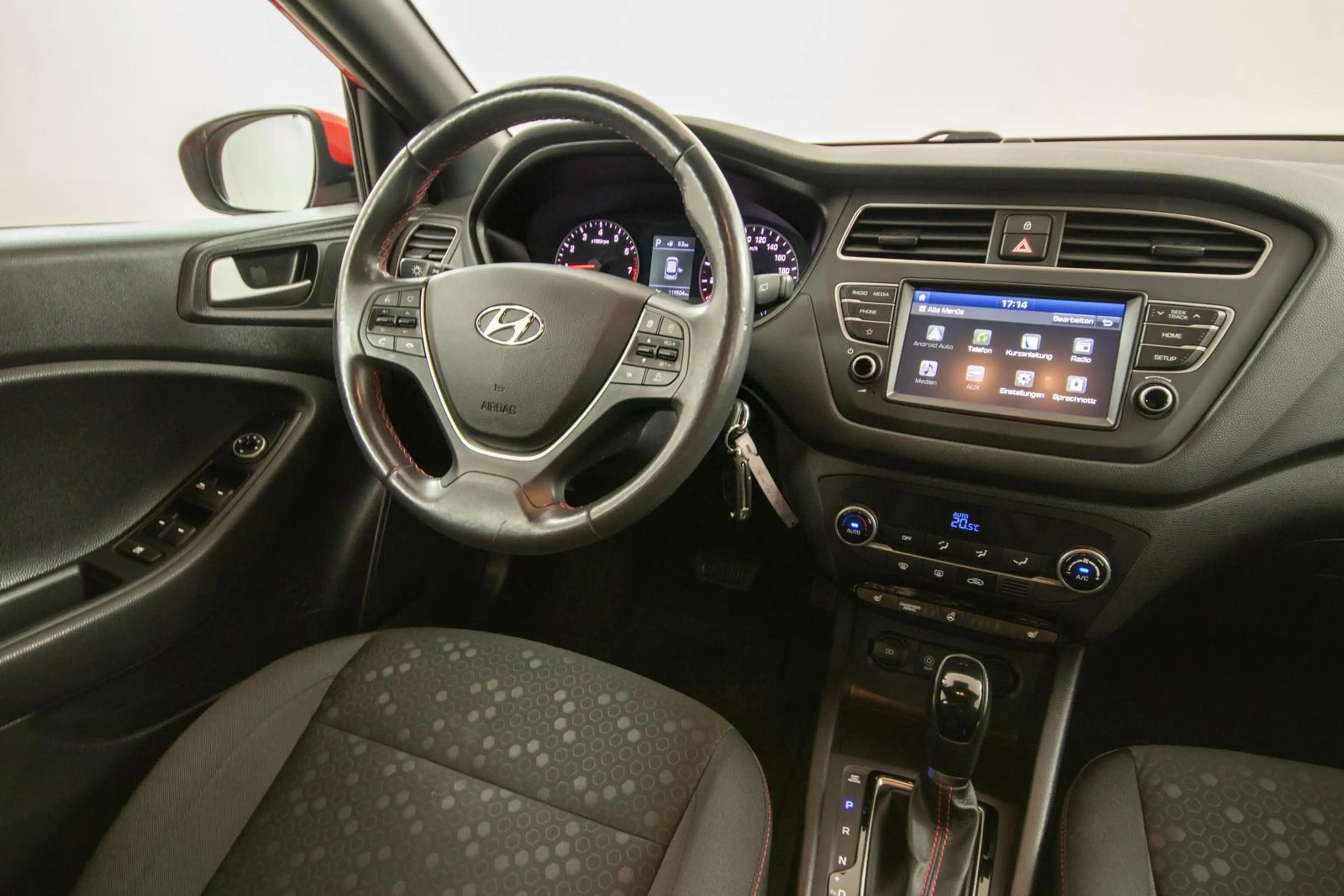 Hyundai i20 Style Kamera PDC Navi — photo 9