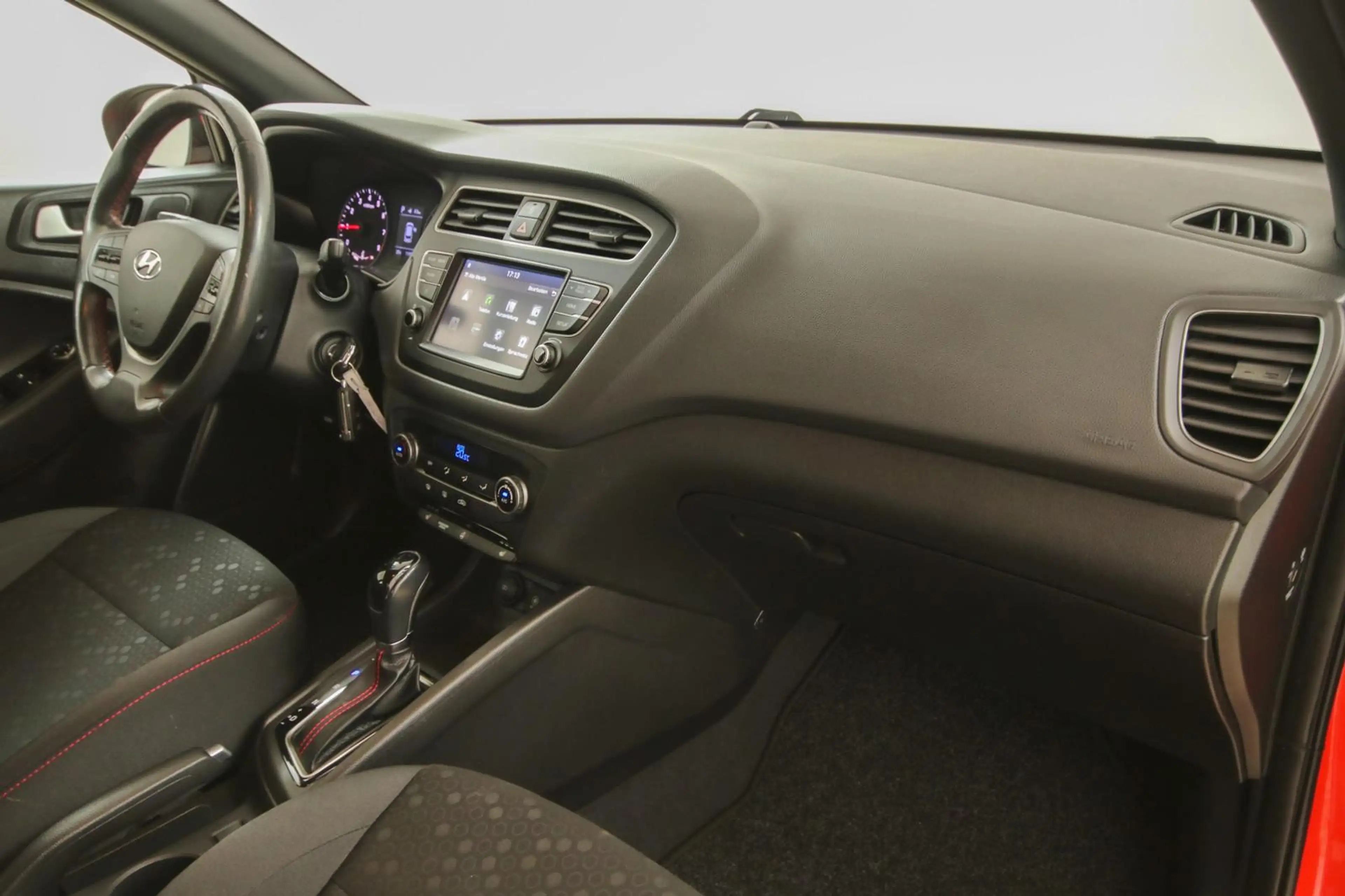 Hyundai i20 Style Kamera PDC Navi — photo 8