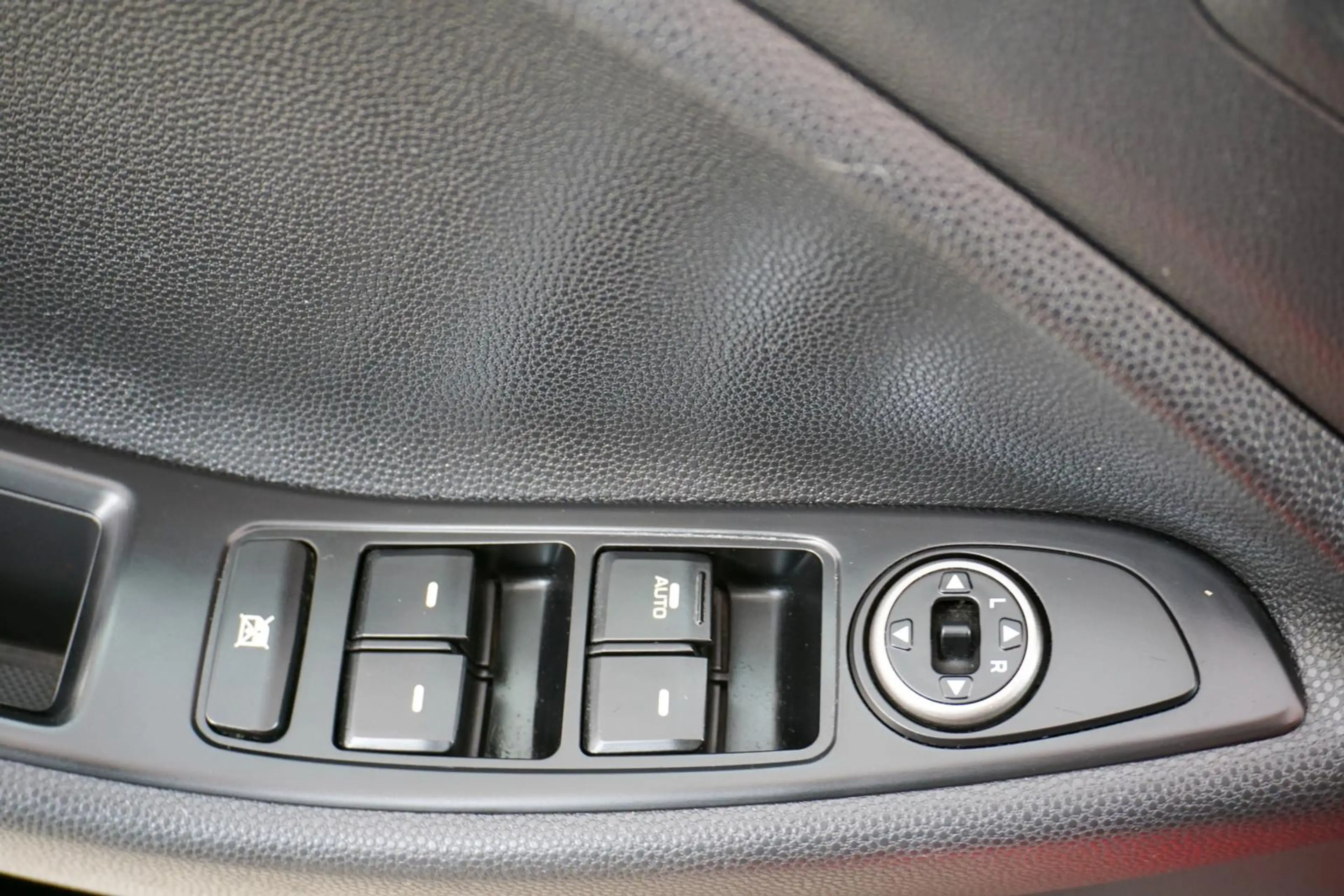 Hyundai i20 Style Kamera PDC Navi — photo 14