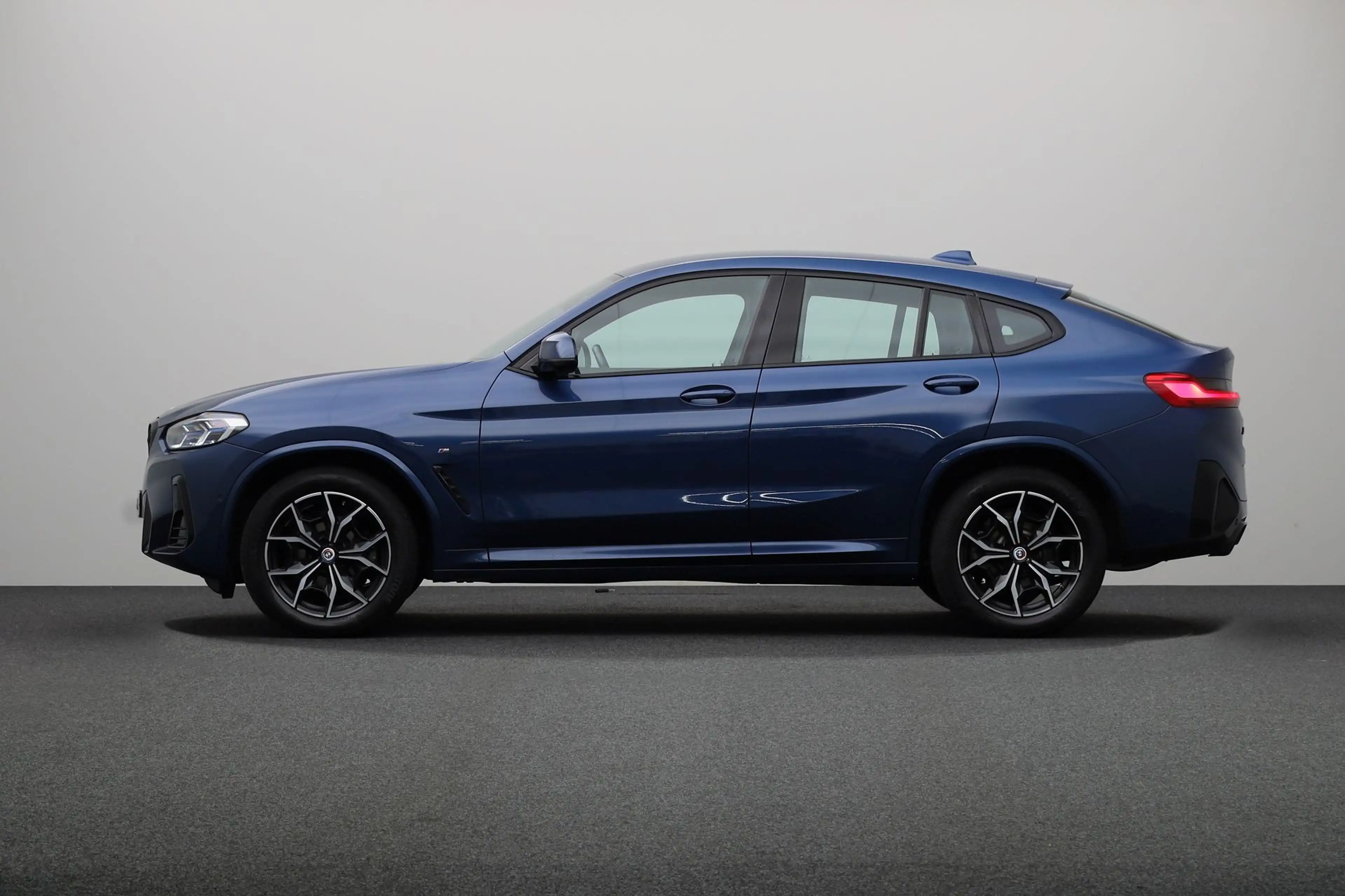 BMW X4 xDrive20i Business Edition Plus | Elektrisch verwa — photo 12