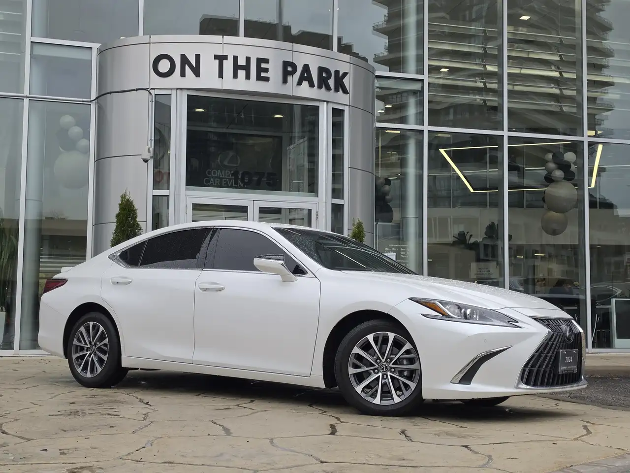Lexus ES photo Lexus ES