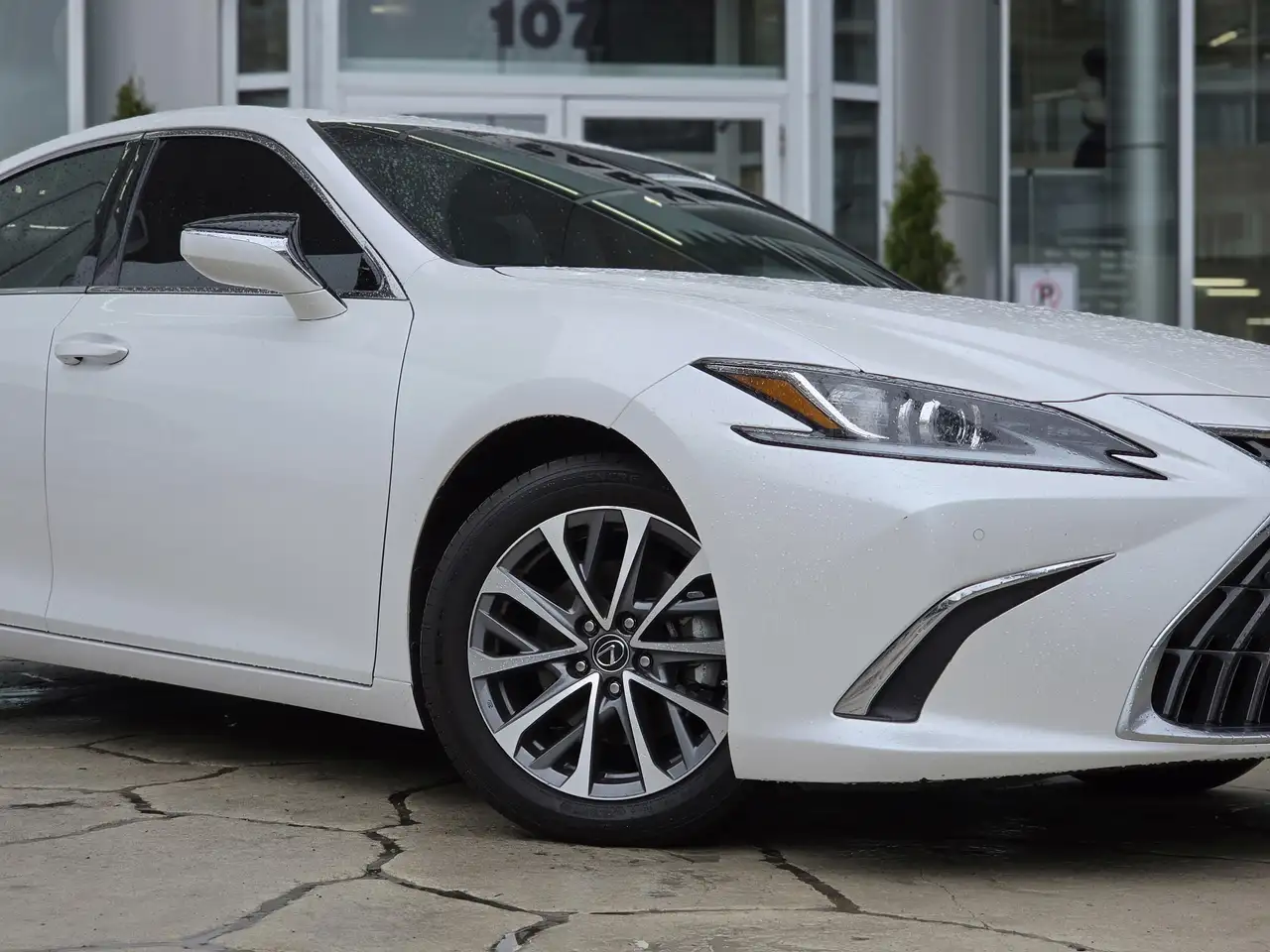 Lexus ES photo Lexus ES