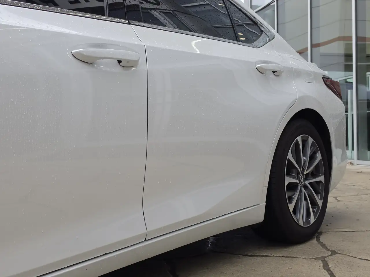Lexus ES photo Lexus ES
