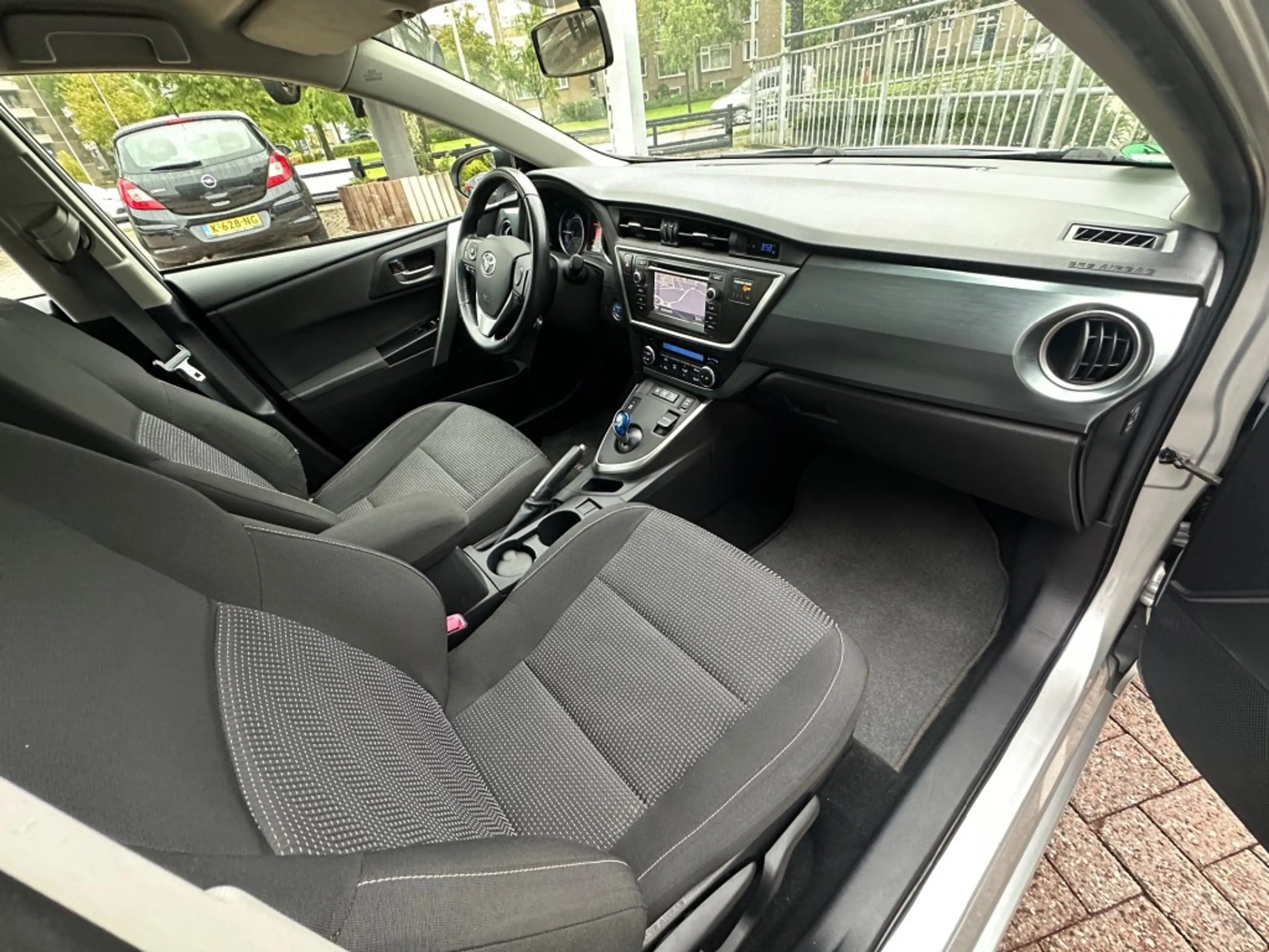 Toyota Auris 1.8 Hybrid Aspiration Automaat Navi camera Cruise — photo 10