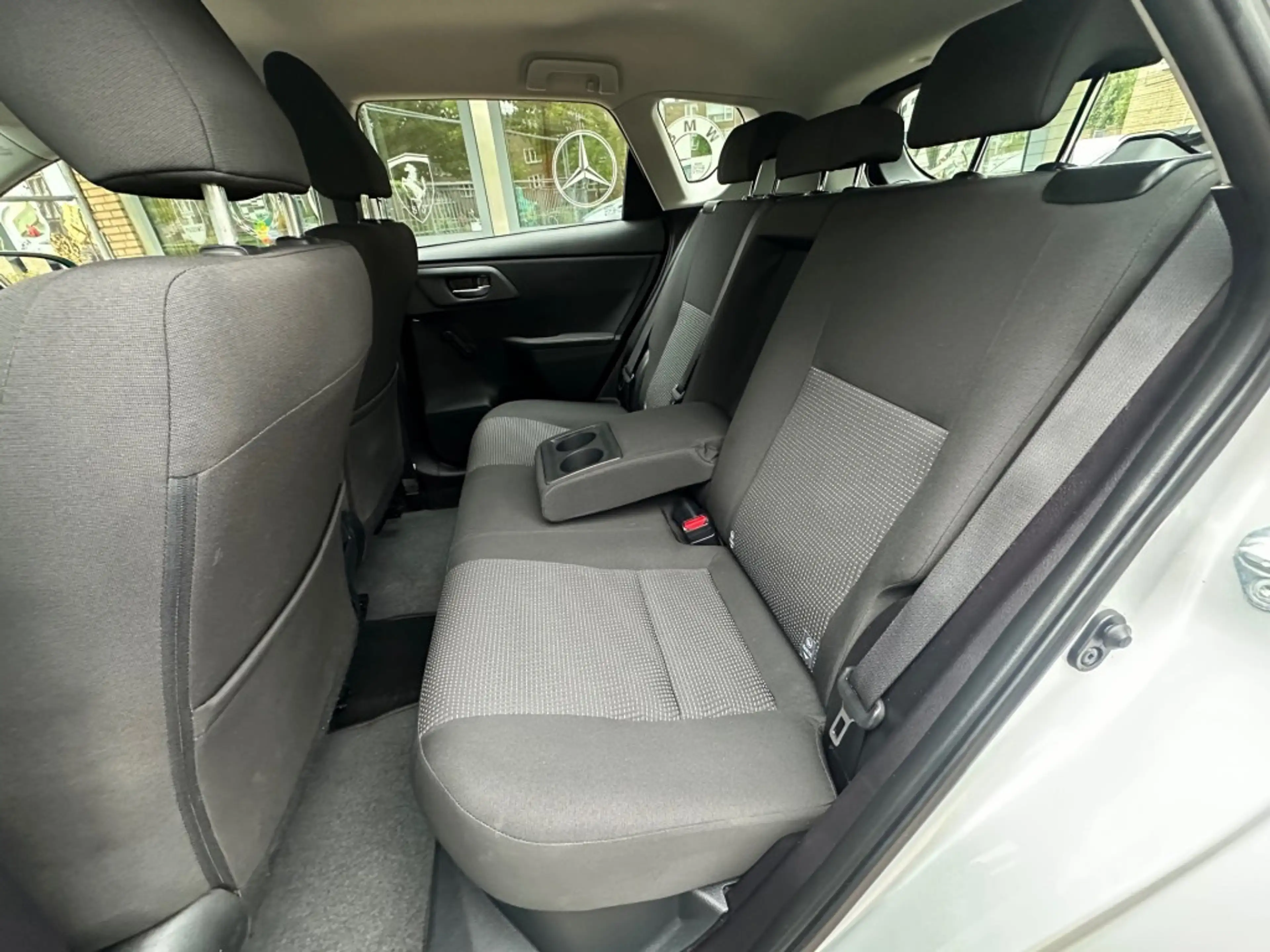 Toyota Auris 1.8 Hybrid Aspiration Automaat Navi camera Cruise — photo 11
