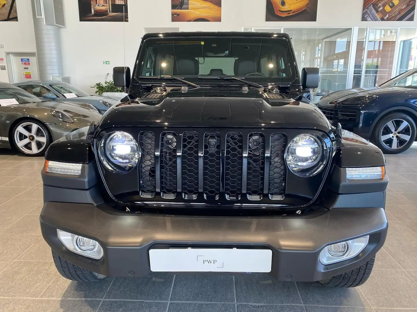 Jeep Wrangler Unlimited 2.0 PHEV ATX 4xe Sahara - IVA Esposta Чорний - 2