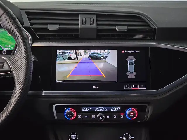 Audi Q3 view 9