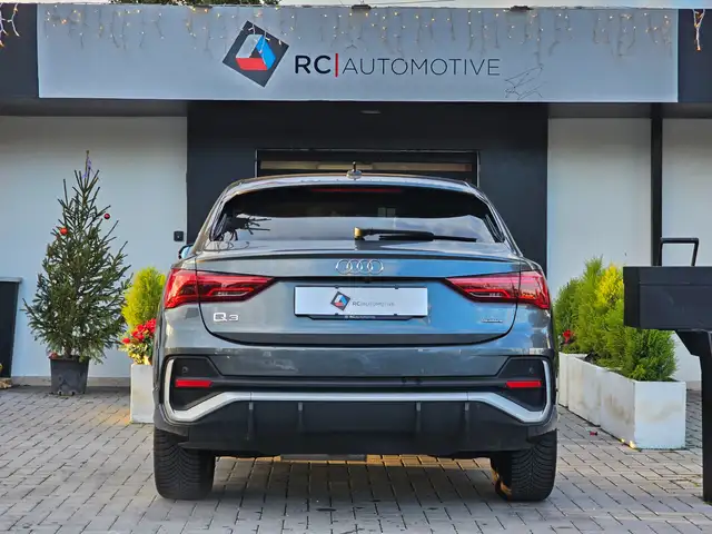Audi Q3 view 5