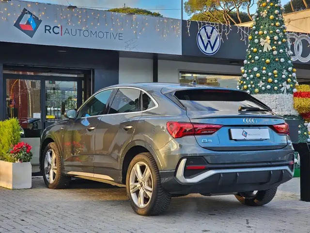 Audi Q3 view 4