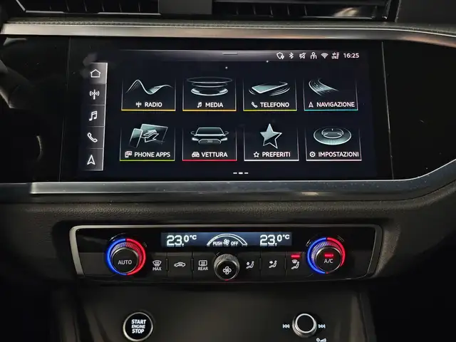 Audi Q3 view 13