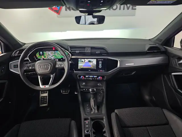 Audi Q3 view 7