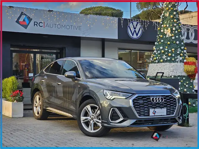 Audi Q3 main image