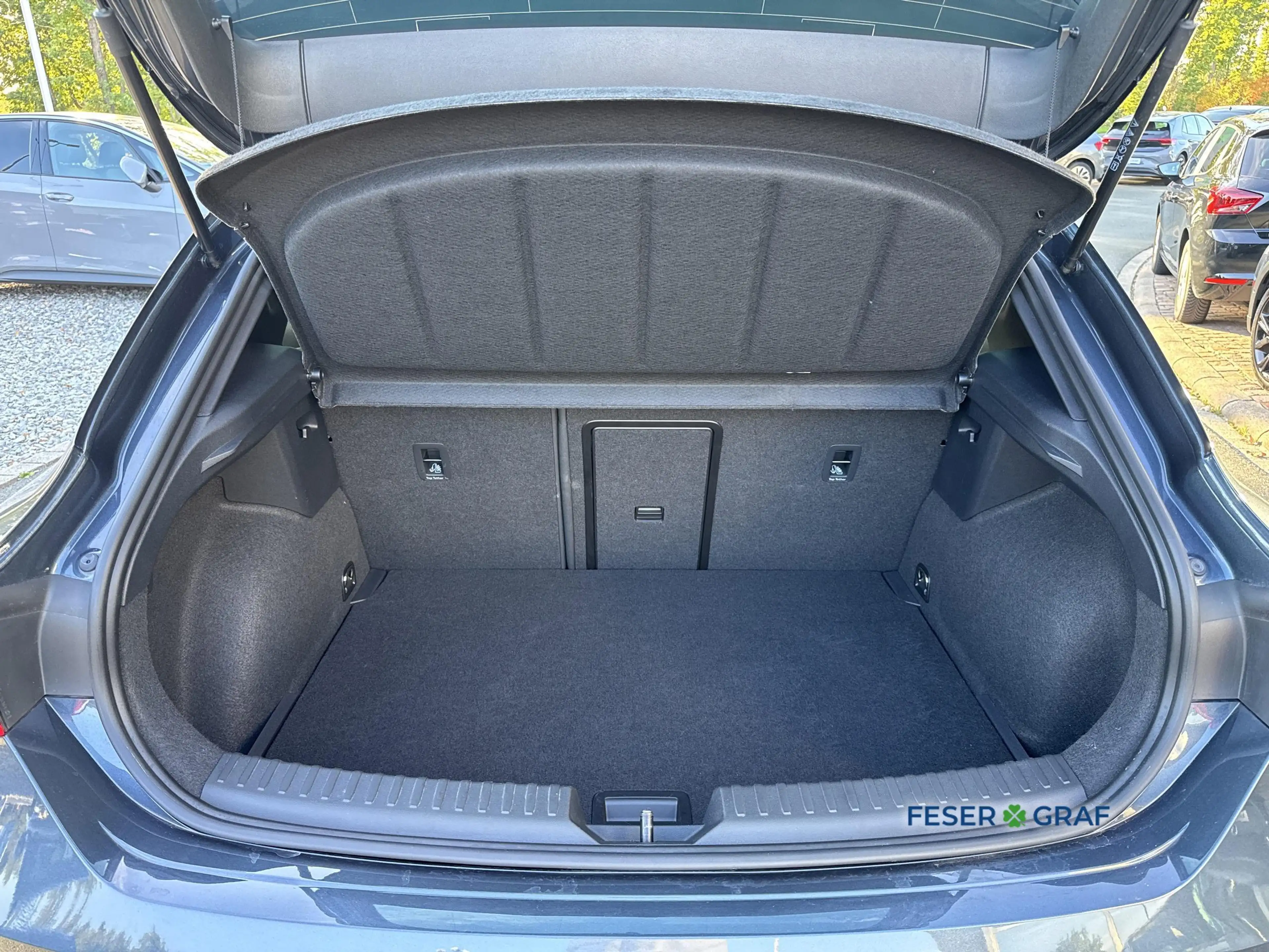 CUPRA Leon 1.5 eTSI DSG AHK Matrix Keyless RFK Navi — photo 10