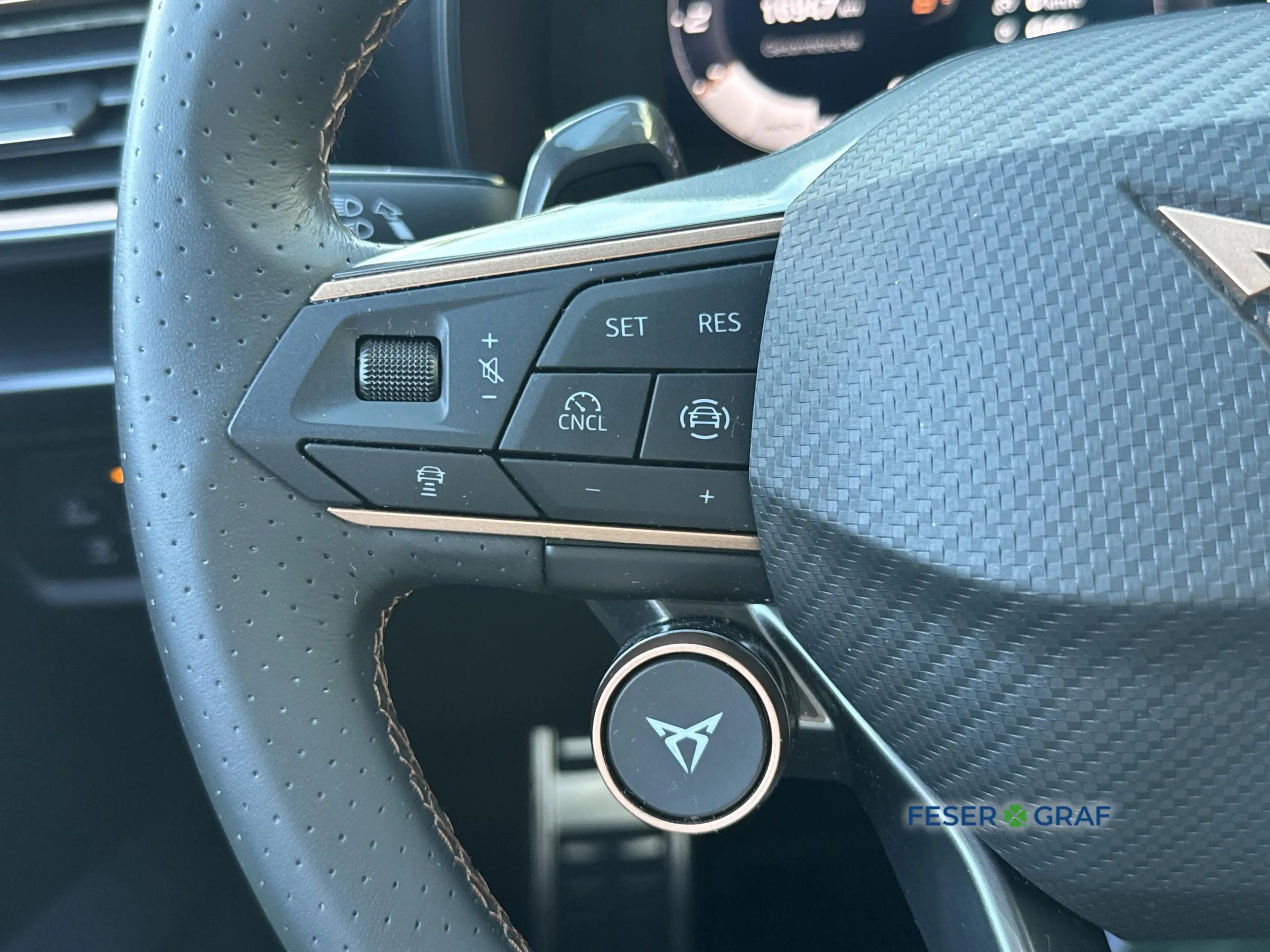 CUPRA Leon 1.5 eTSI DSG AHK Matrix Keyless RFK Navi — photo 6