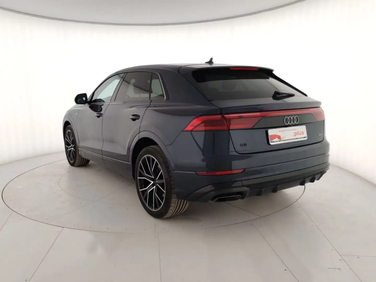Audi Q8 50 TDI 210kW quattro tip. S Line Edition Schwarz - 2