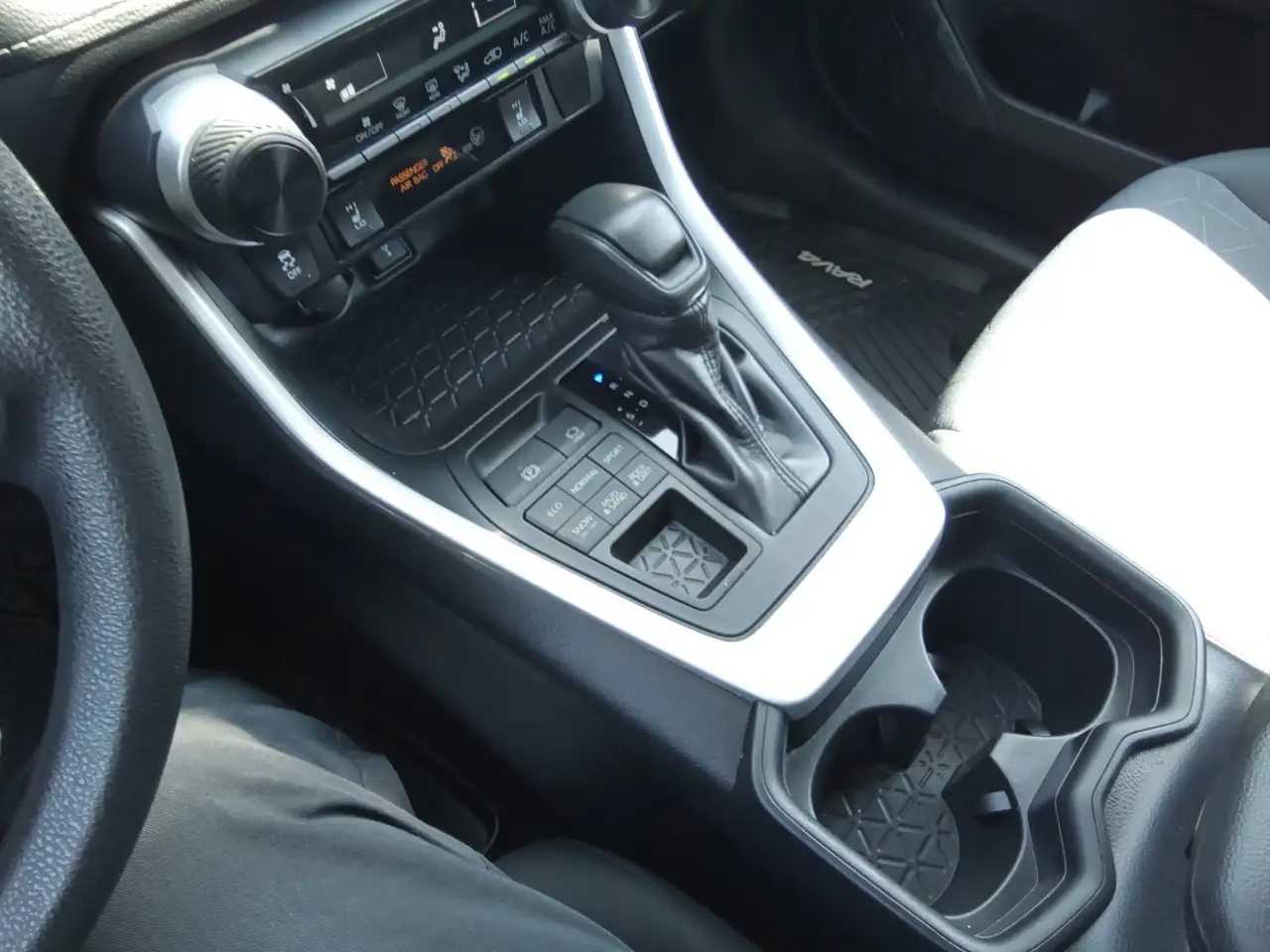 Toyota RAV 4 photo Toyota RAV 4