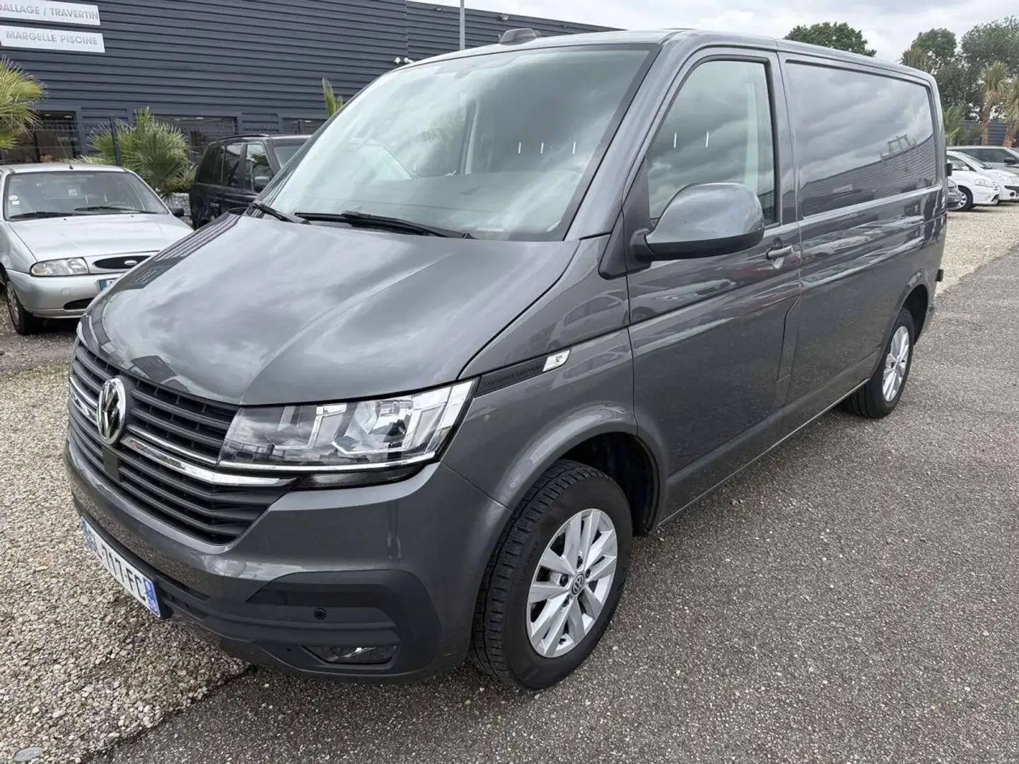 Volkswagen Transporter Ccb T6 L1 2.0 TDI 150chDSG7 Šedá - 2