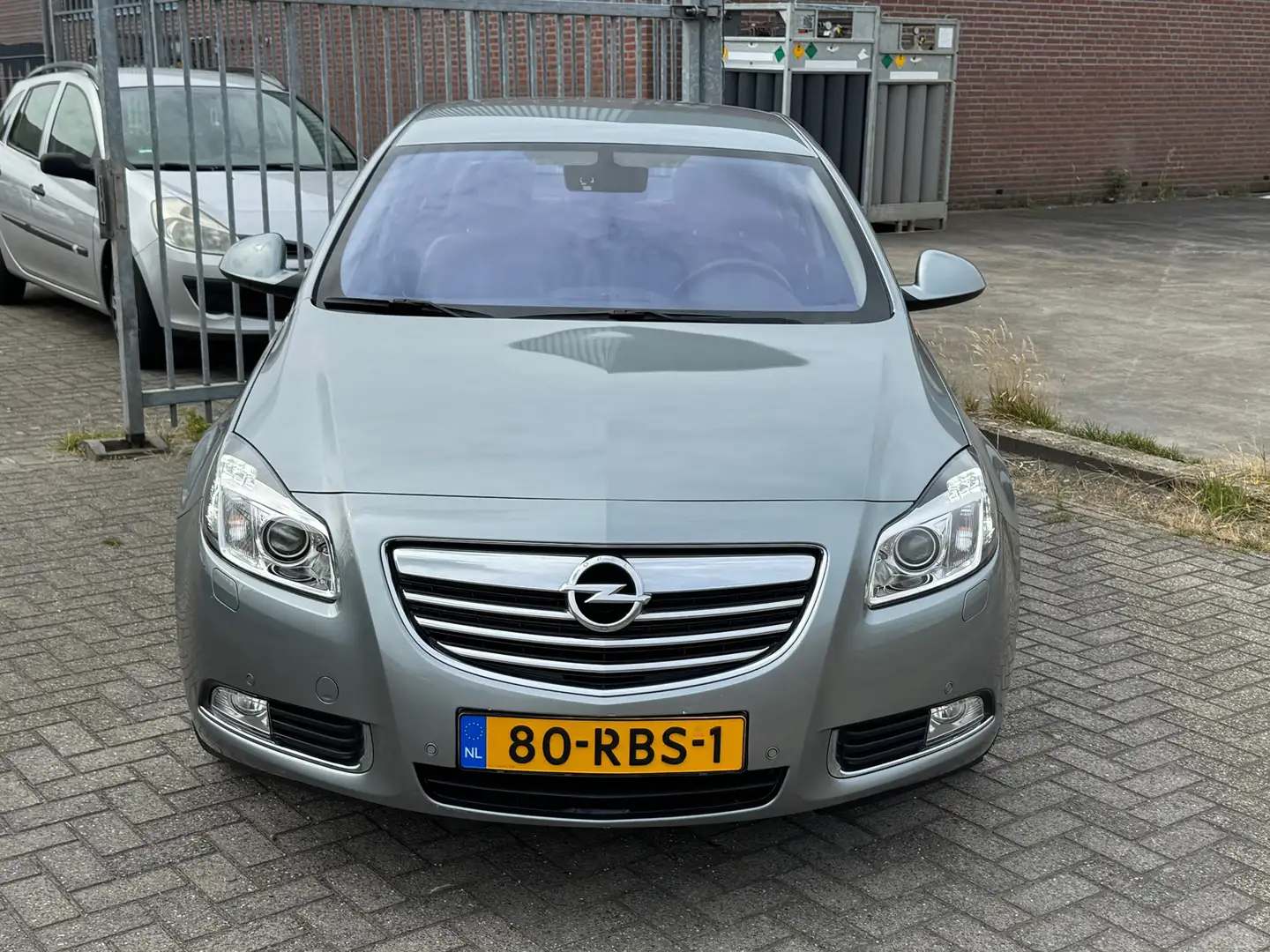 Opel Insignia 2.0 T E85 Sport 220PK! UNIEK NL AUTO NAP! Navi l L Grijs - 2