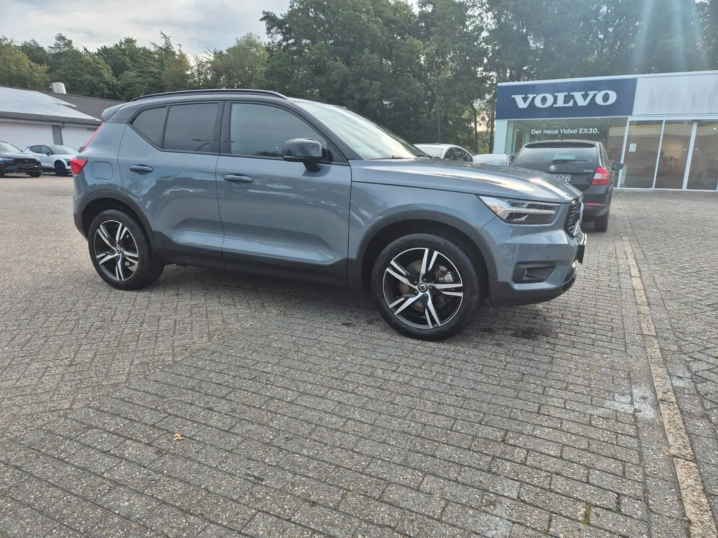 Volvo XC40 R-Design Expression Rech. Plug-In Hybrid T5 Grau - 1