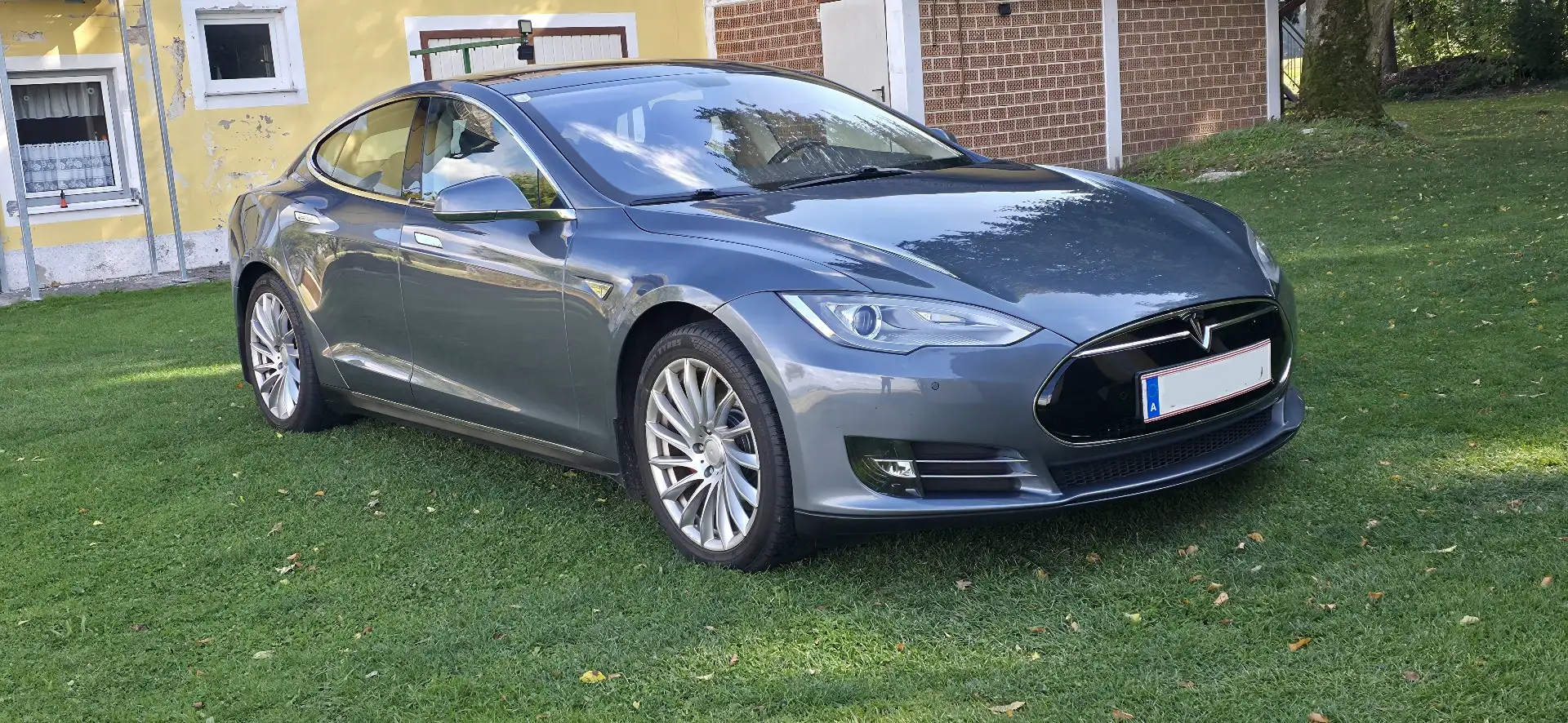Tesla Model S Model S 85 gratis laden am SUC Grau - 2
