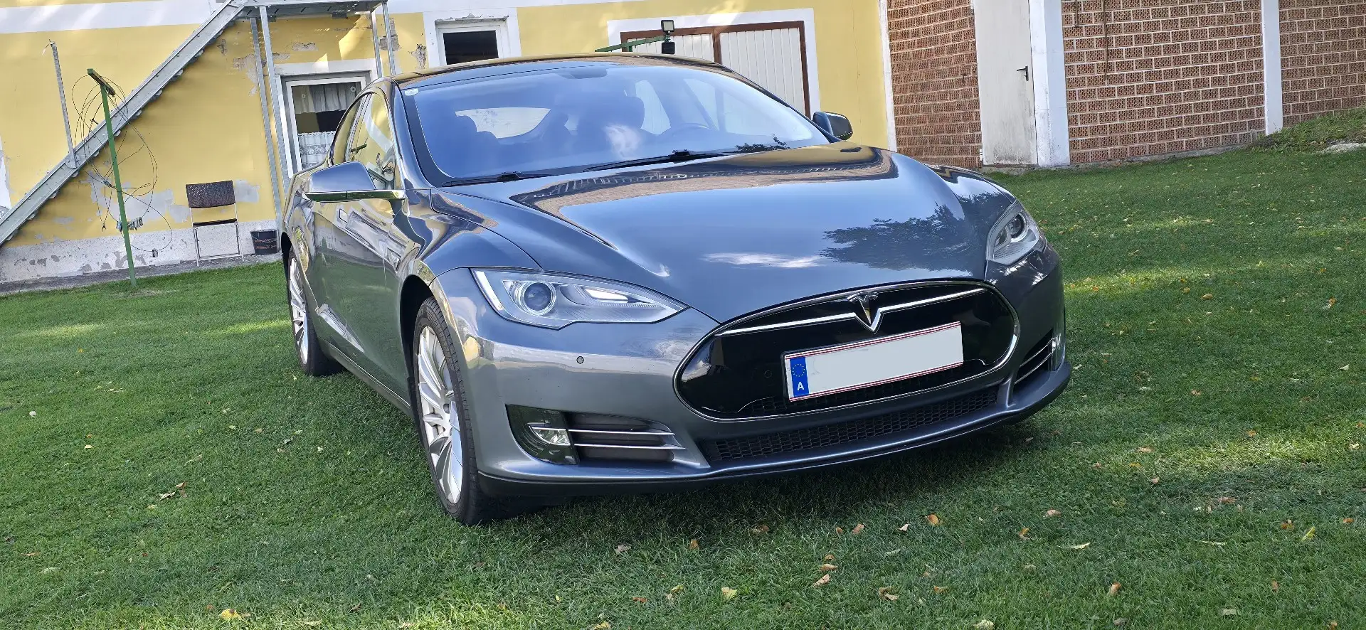 Tesla Model S Model S 85 gratis laden am SUC Grau - 1