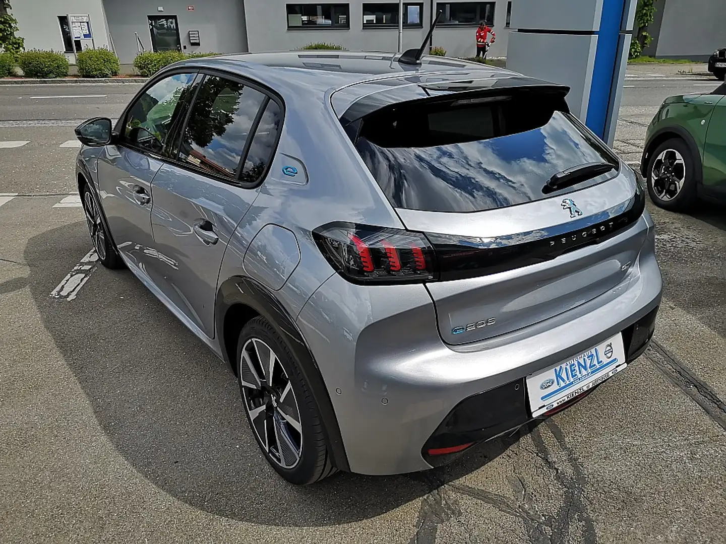 Peugeot e-208 208 e Grau - 2